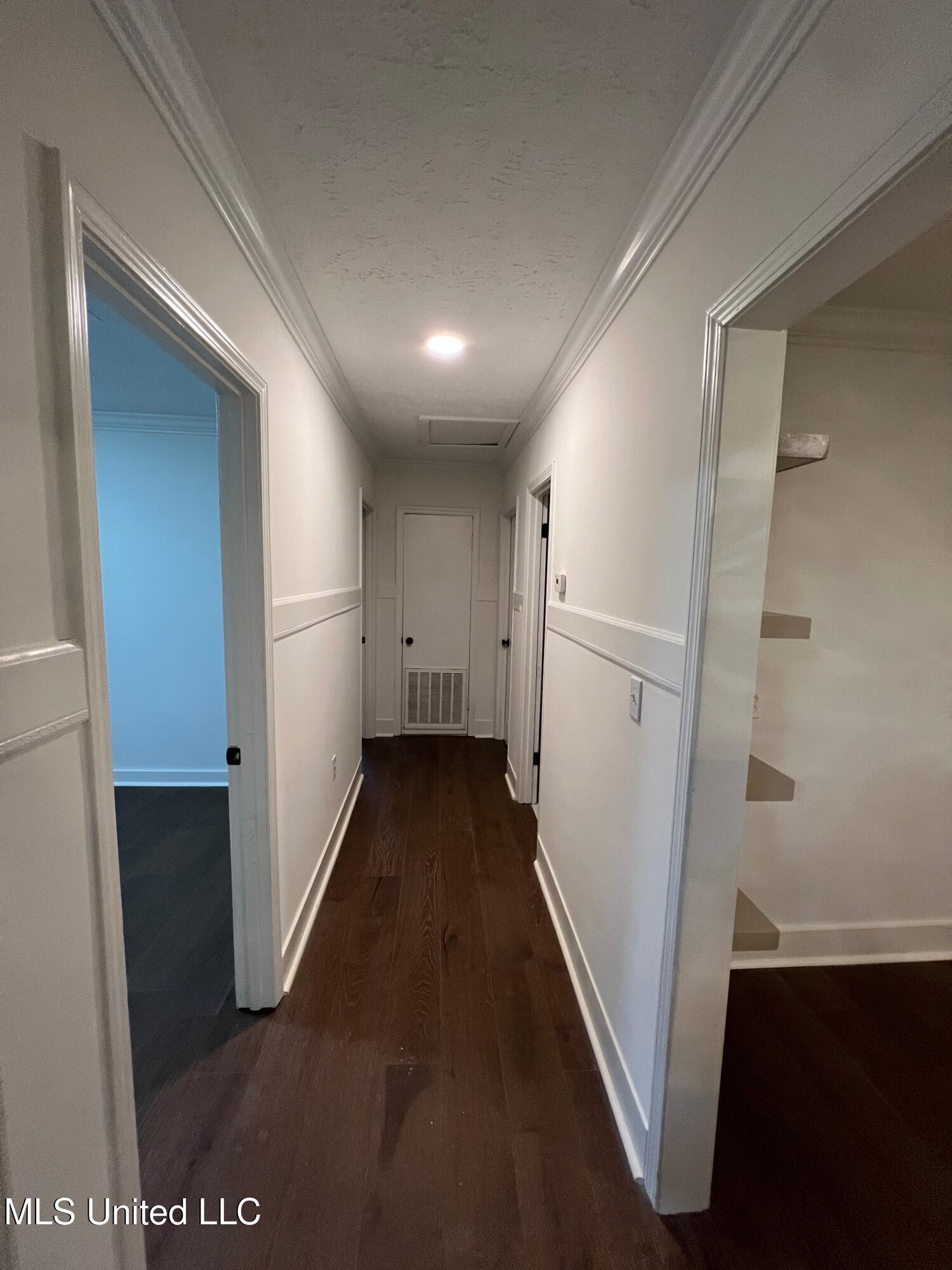 352 Beverly Circle