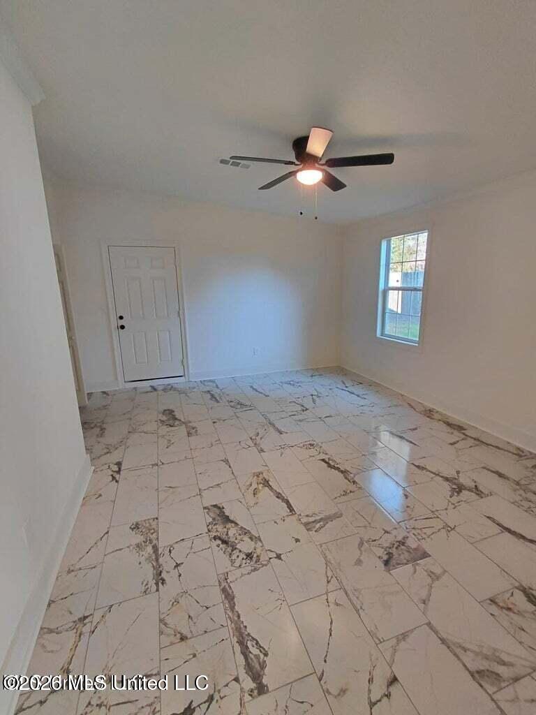 352 Beverly Circle