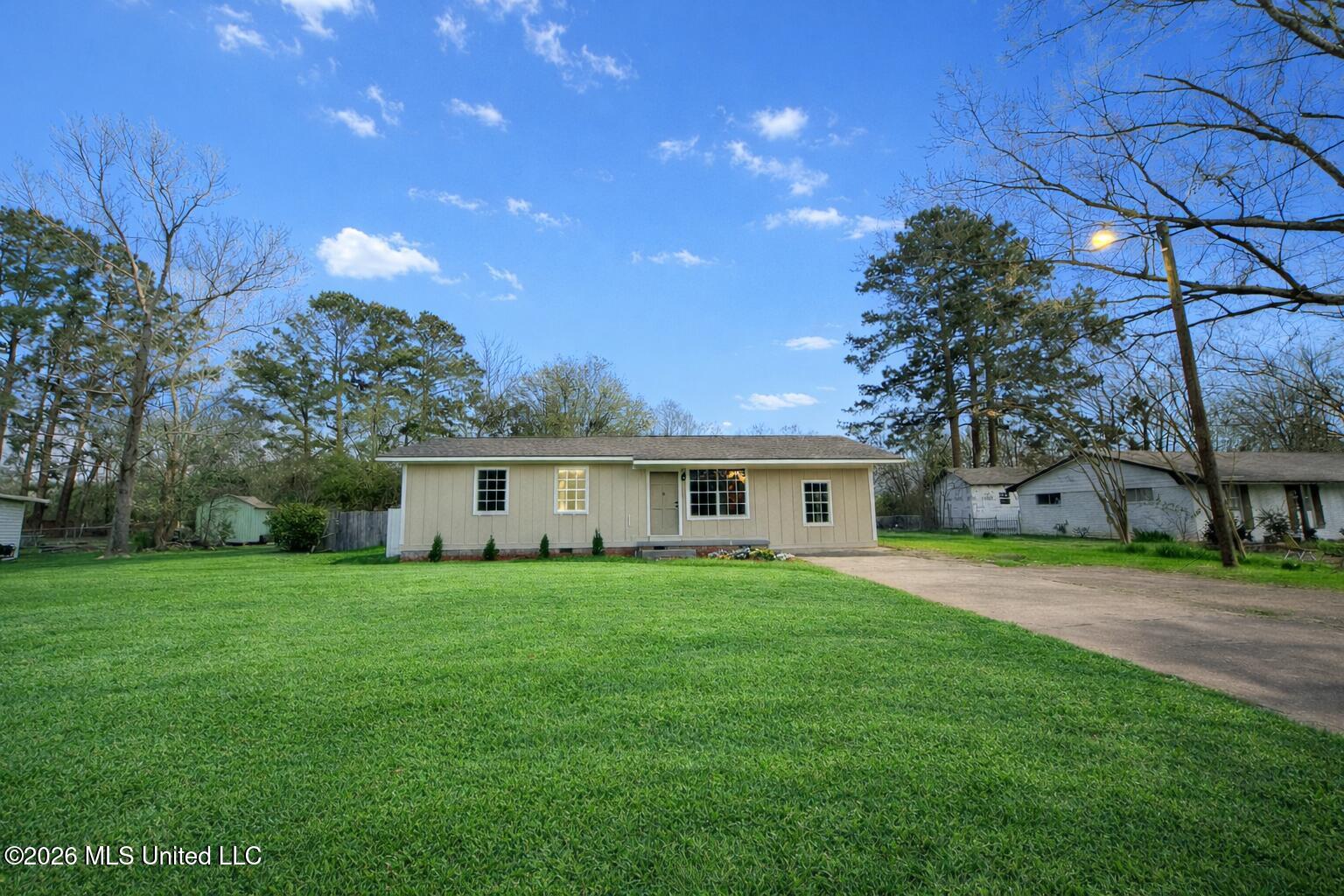 352 Beverly Circle