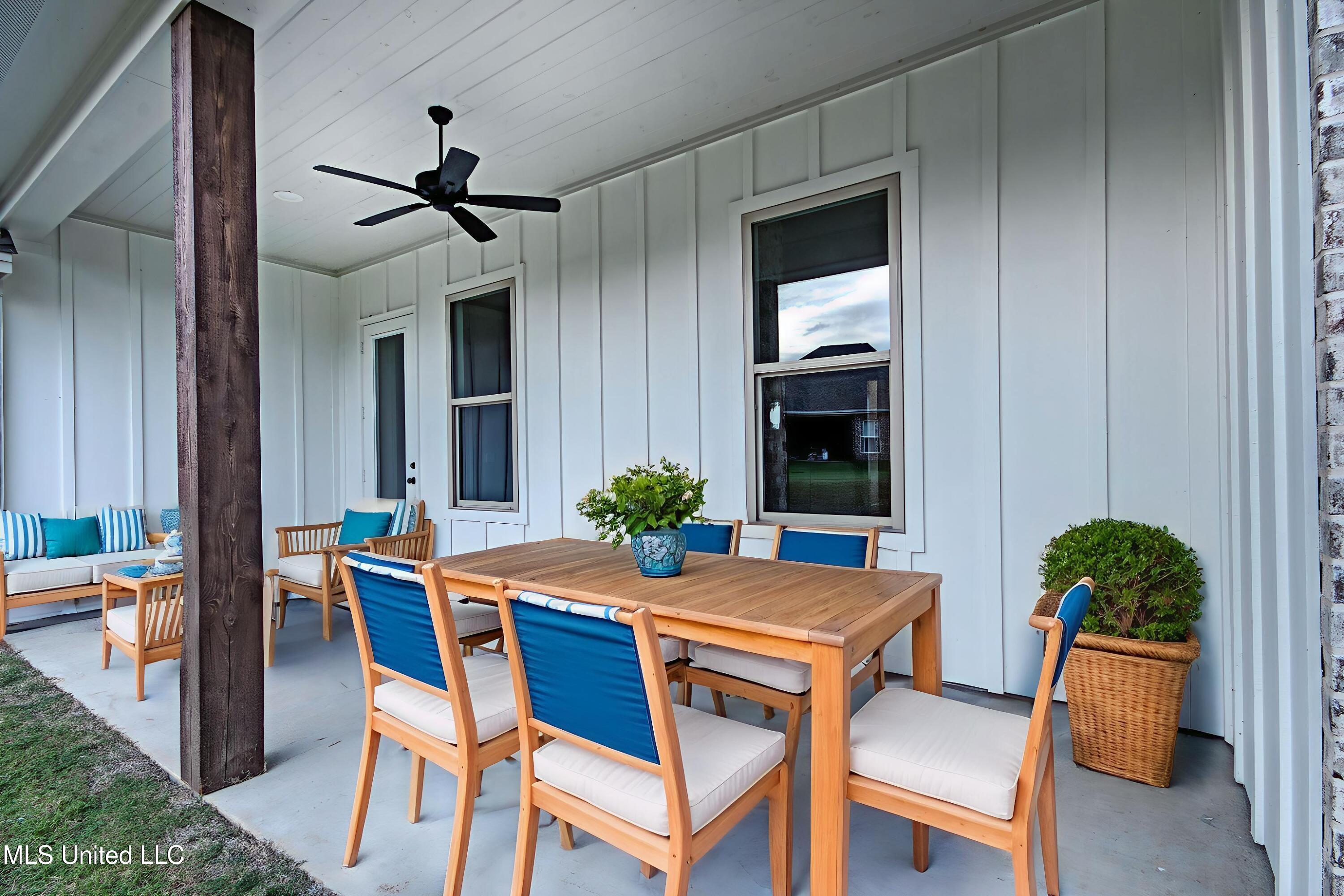 117 Southern Oak Way