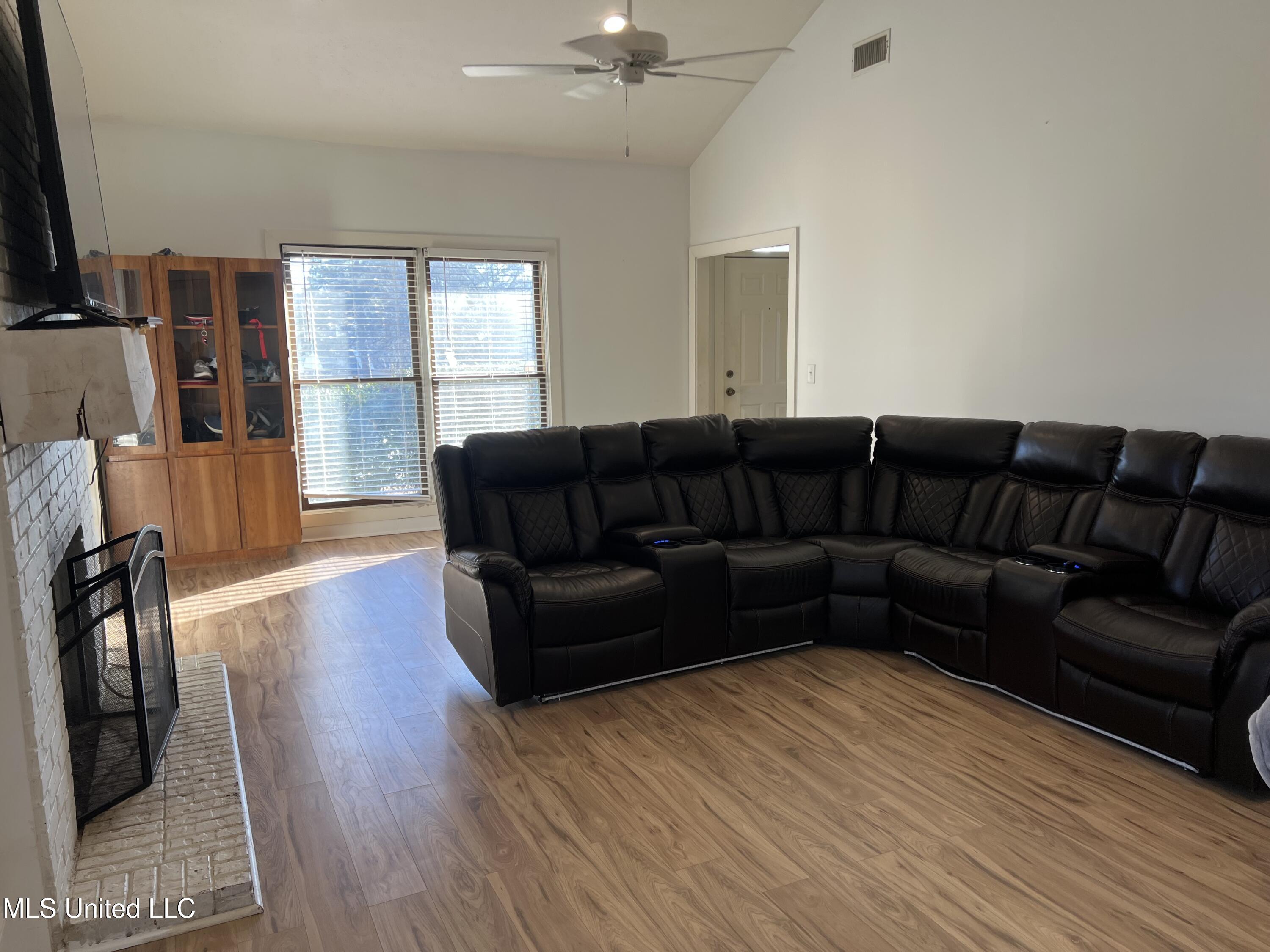 646 Bryceland Boulevard