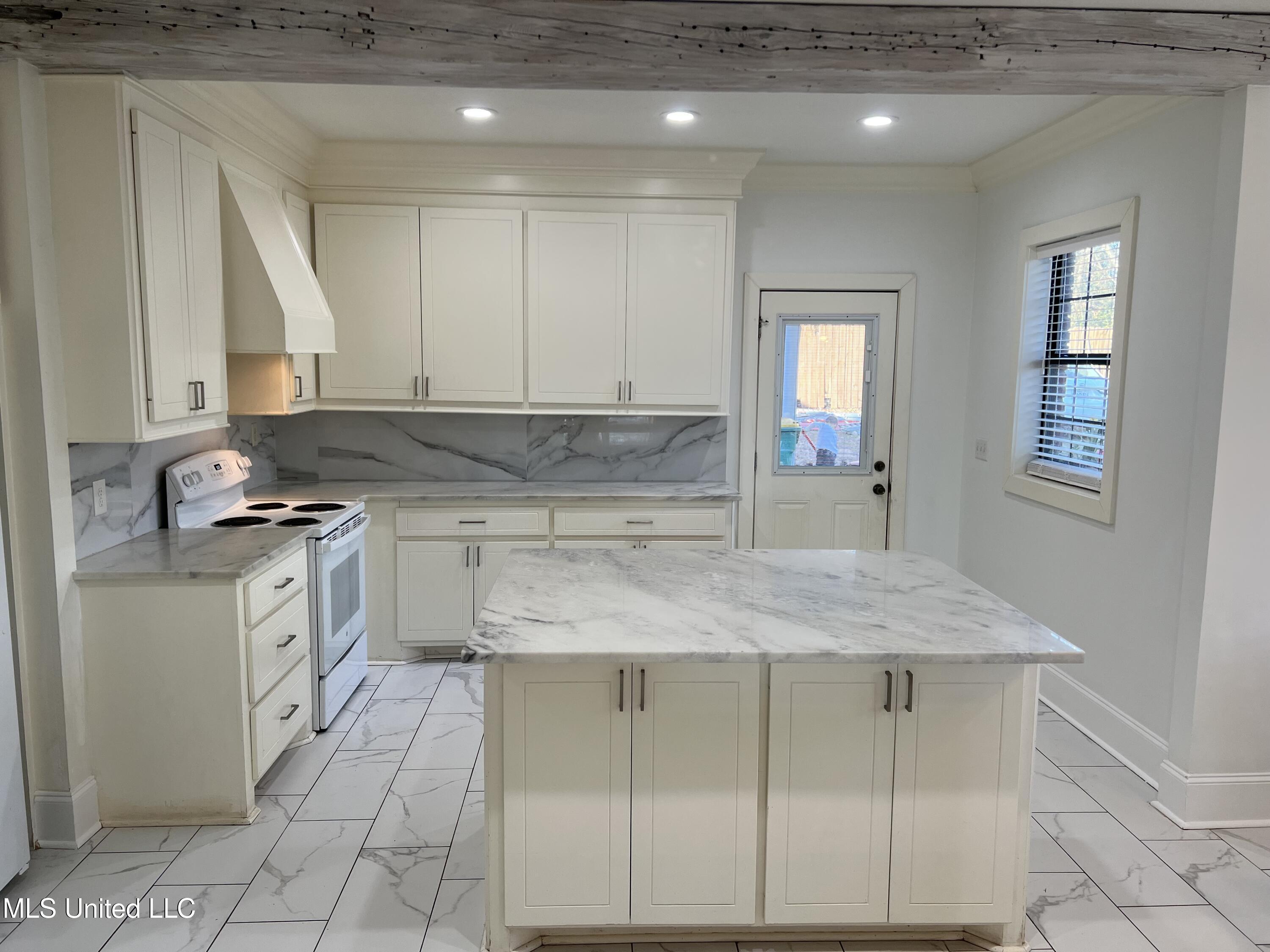 646 Bryceland Boulevard