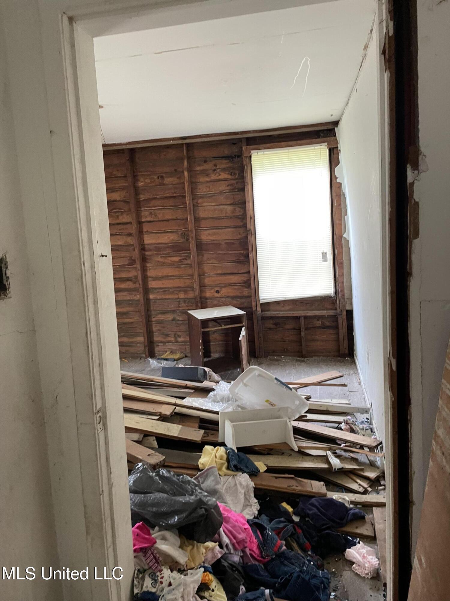 1016-18 Eminence Row