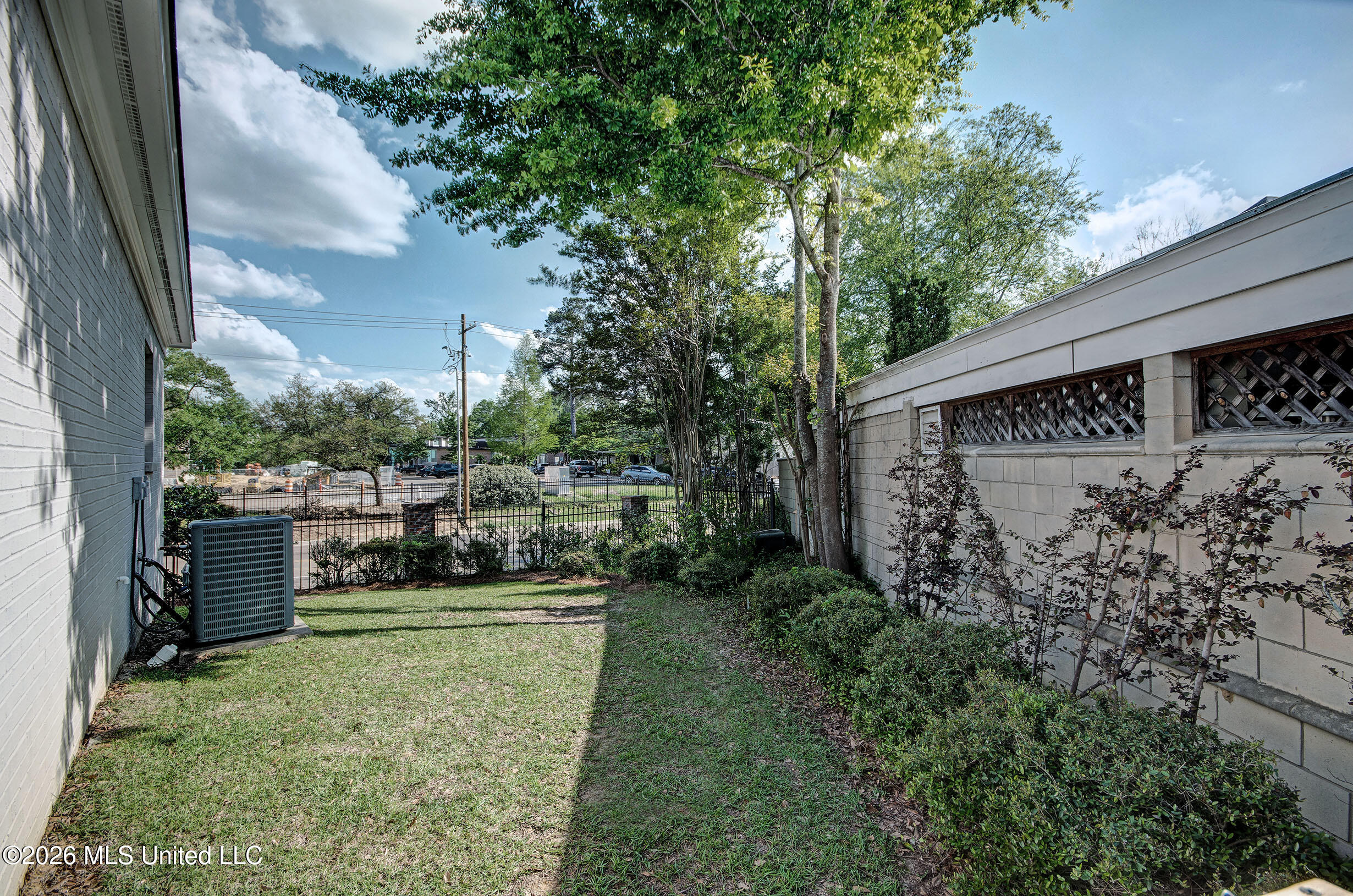 1 Fondren Green Circle