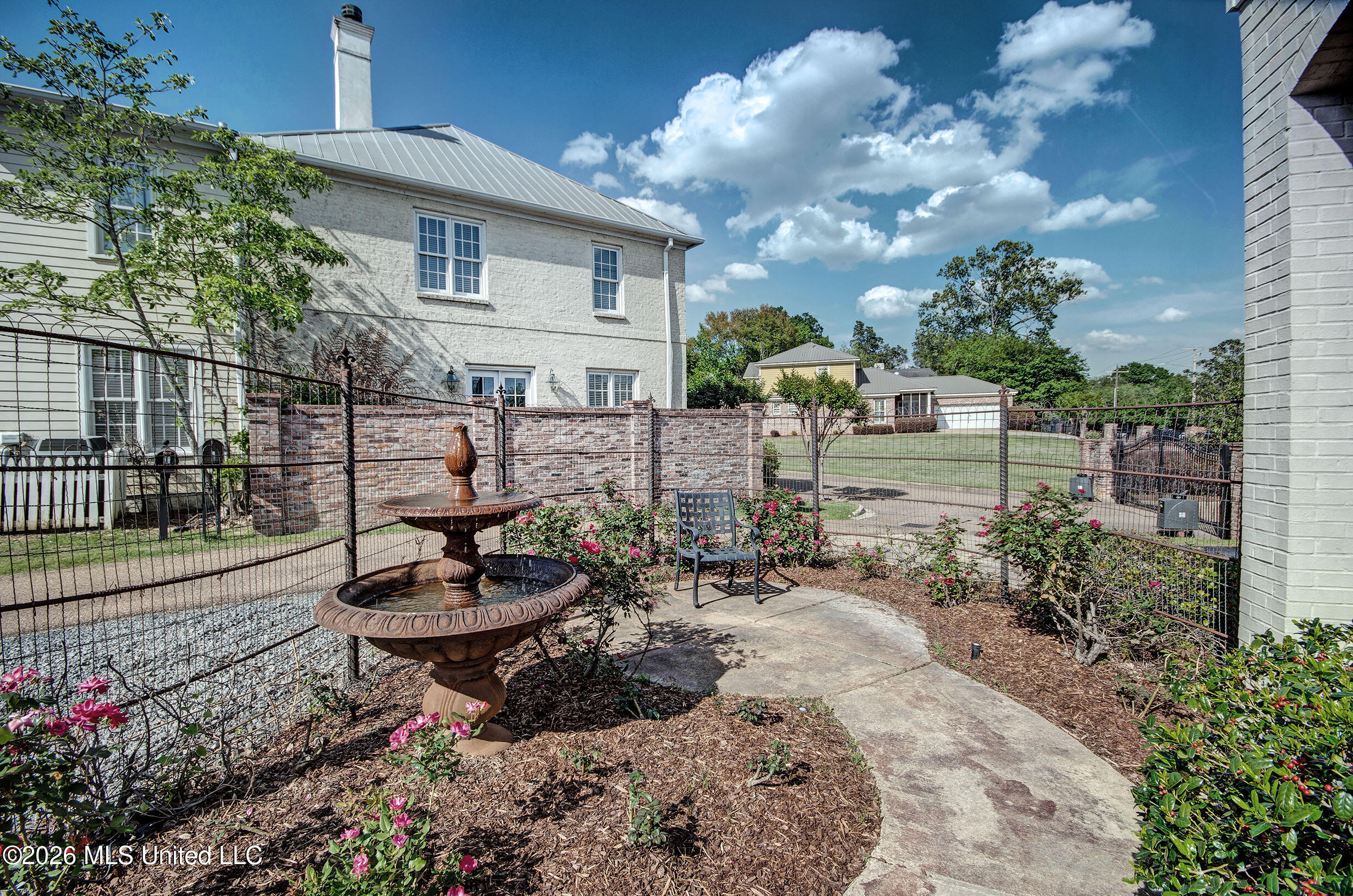 1 Fondren Green Circle