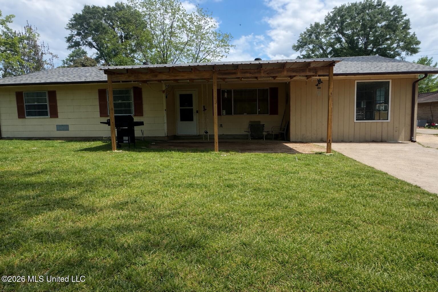 527 Carpenter Street