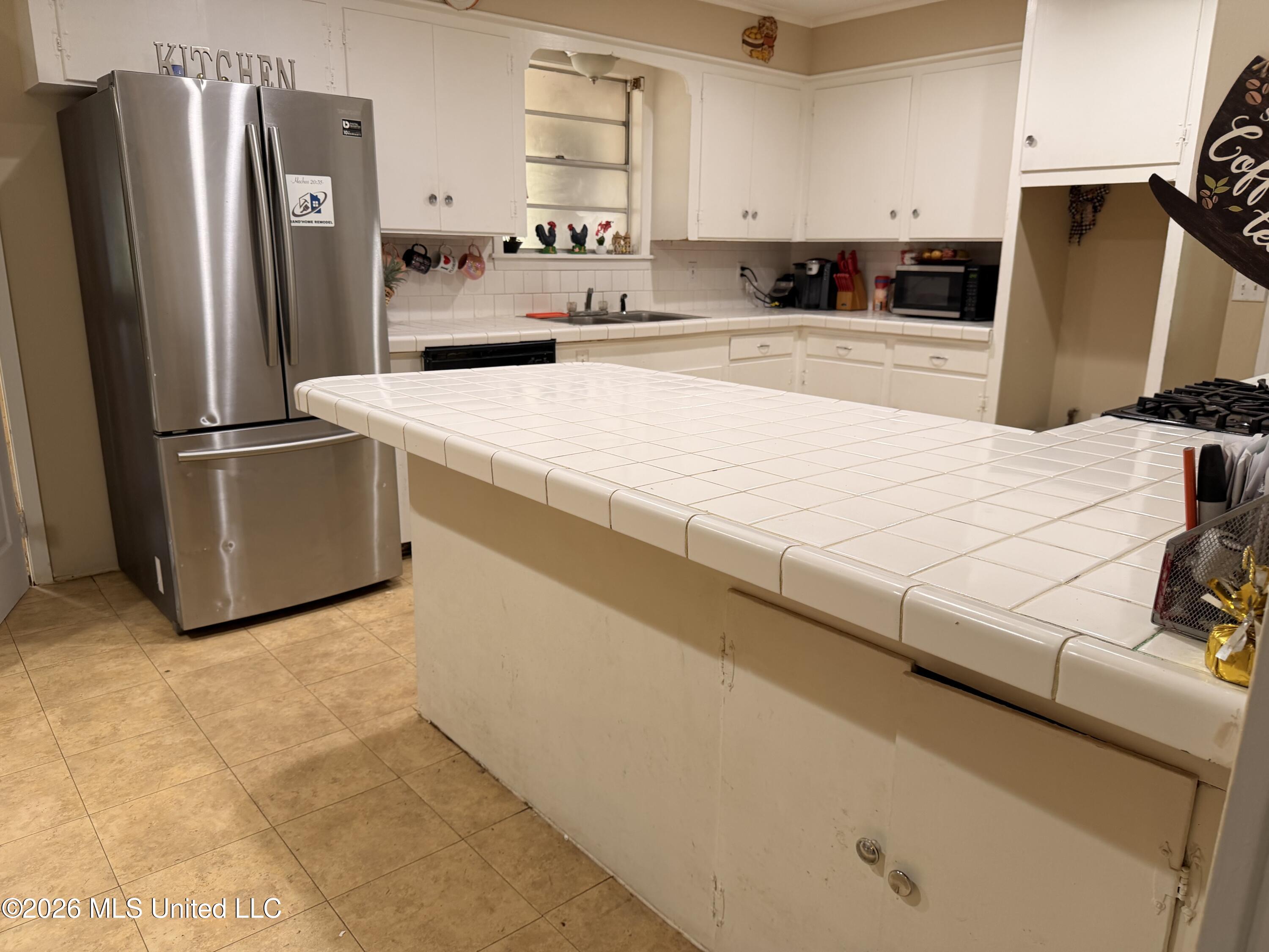 527 Carpenter Street