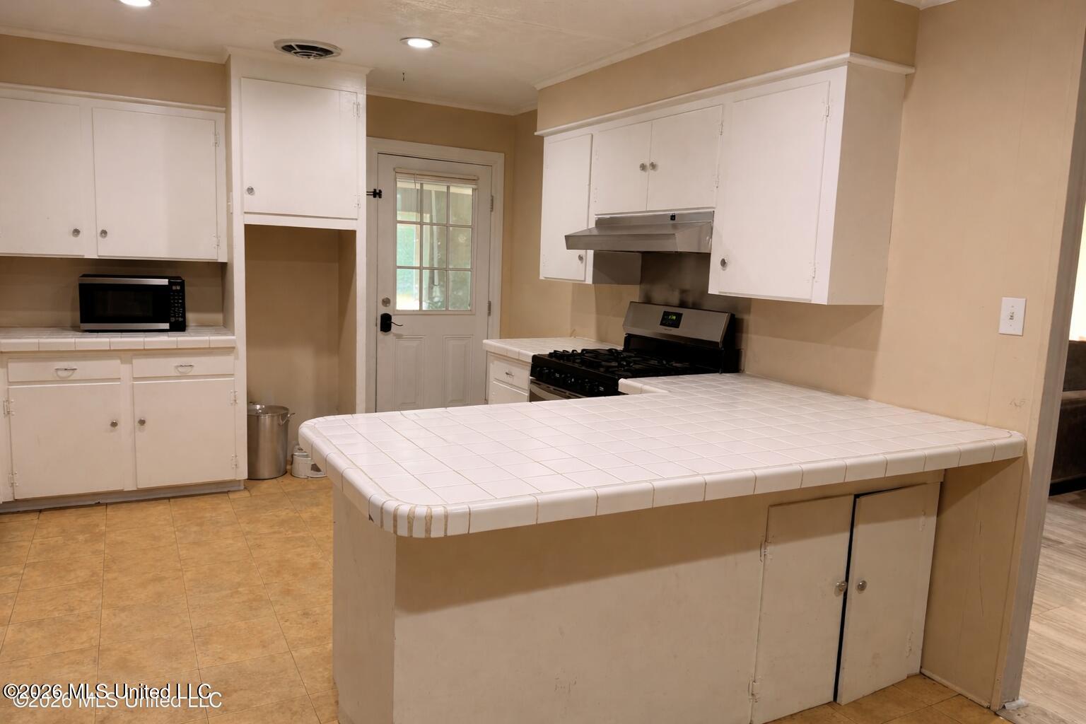 527 Carpenter Street