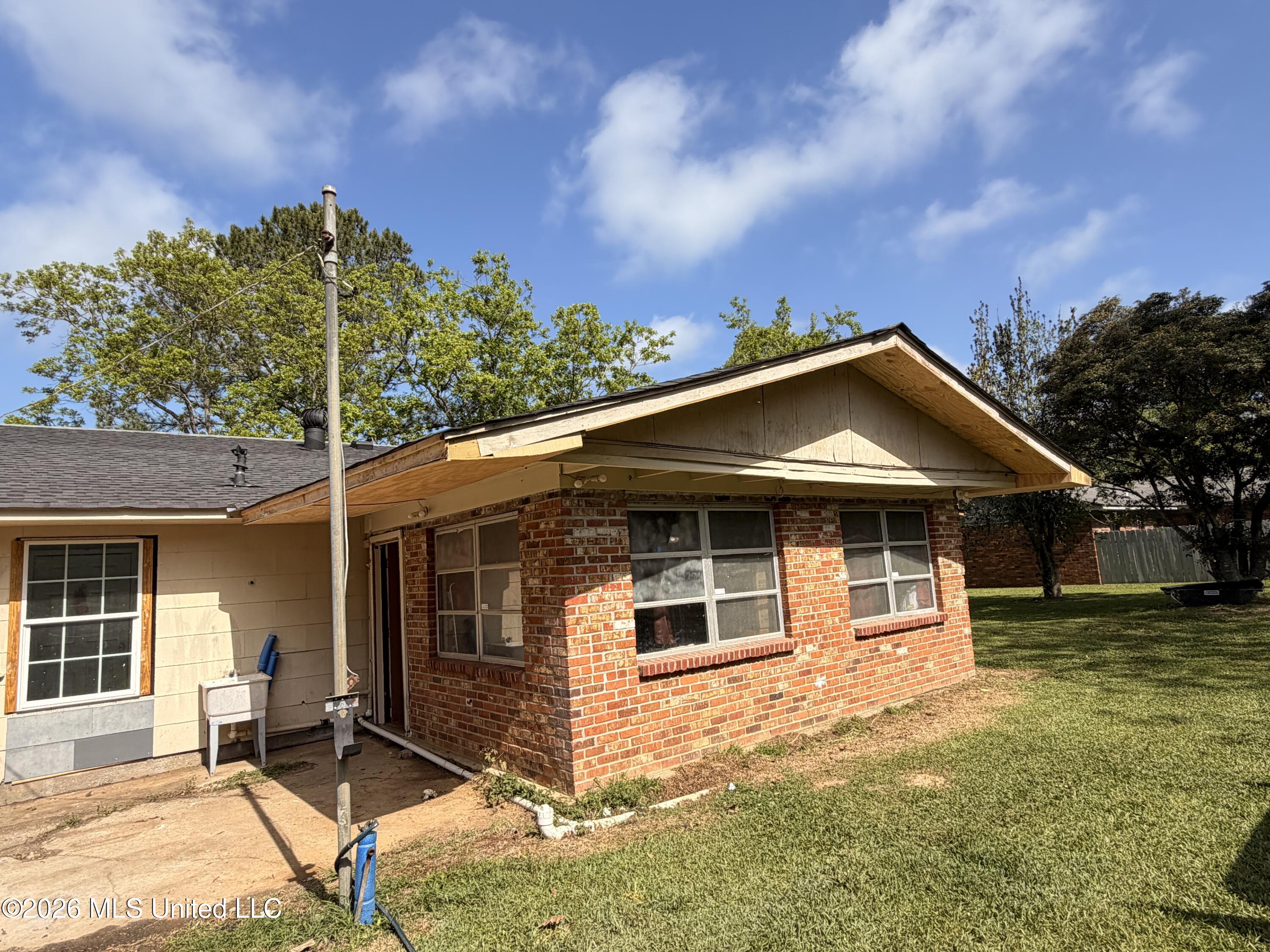 527 Carpenter Street