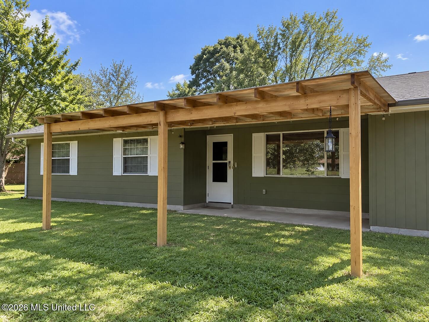 527 Carpenter Street