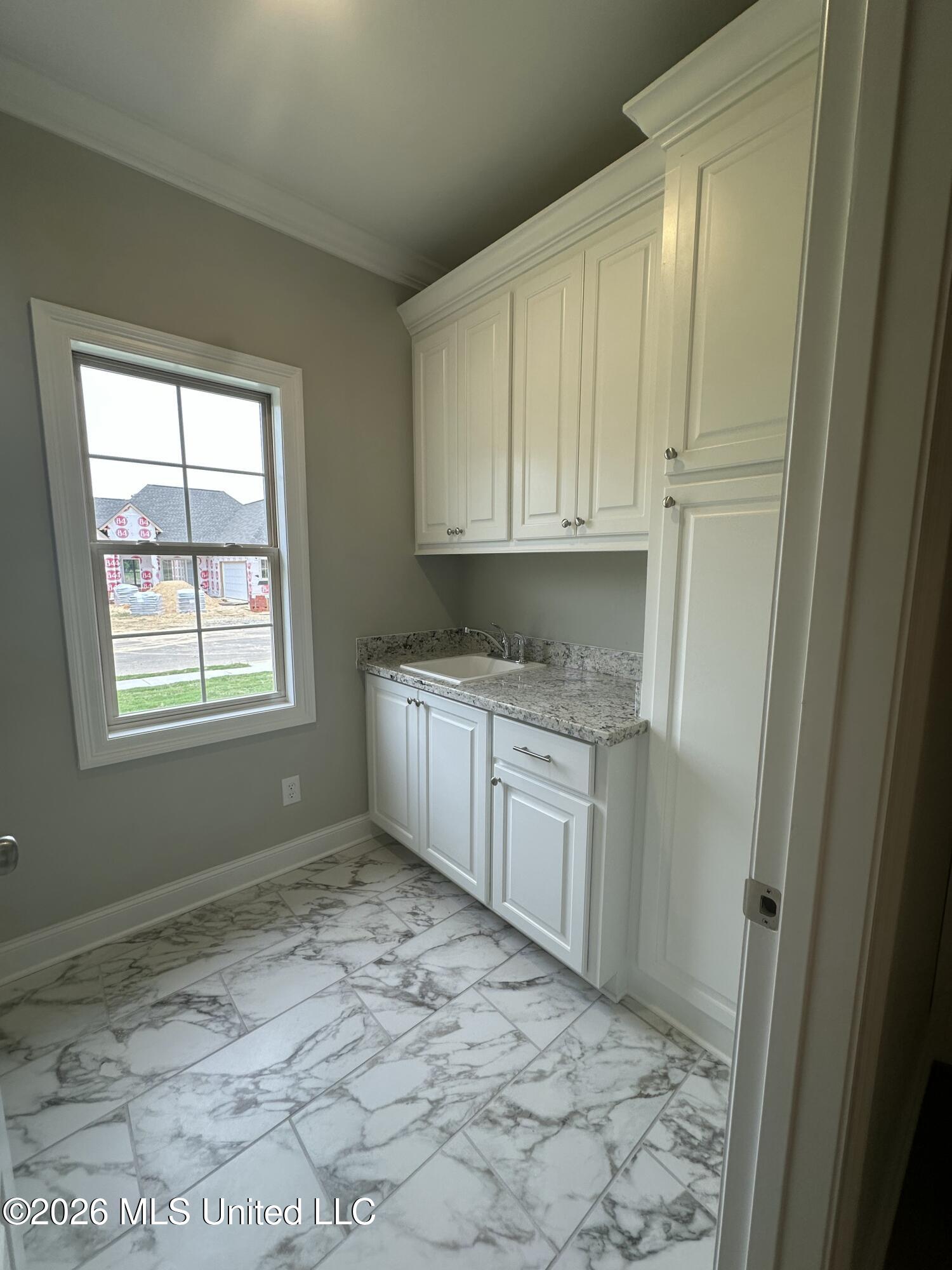 385 Aurora Circle