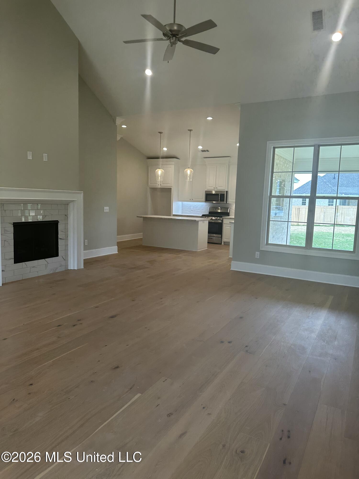 385 Aurora Circle