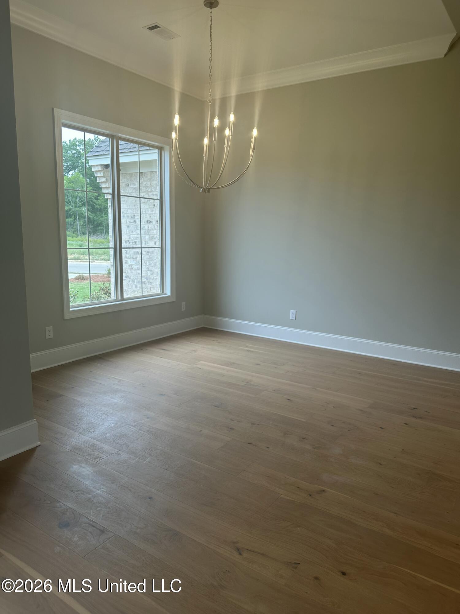 385 Aurora Circle