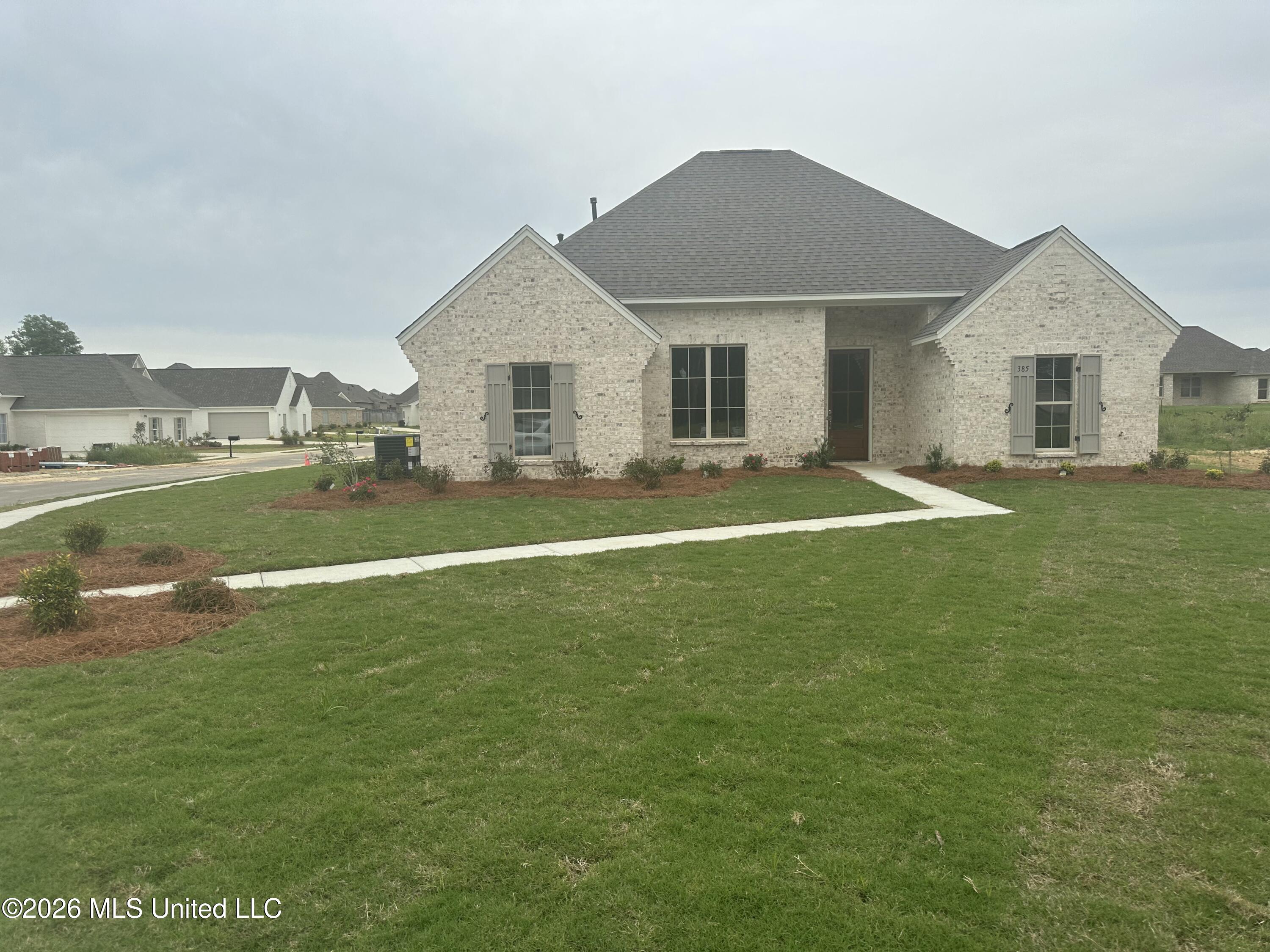 385 Aurora Circle