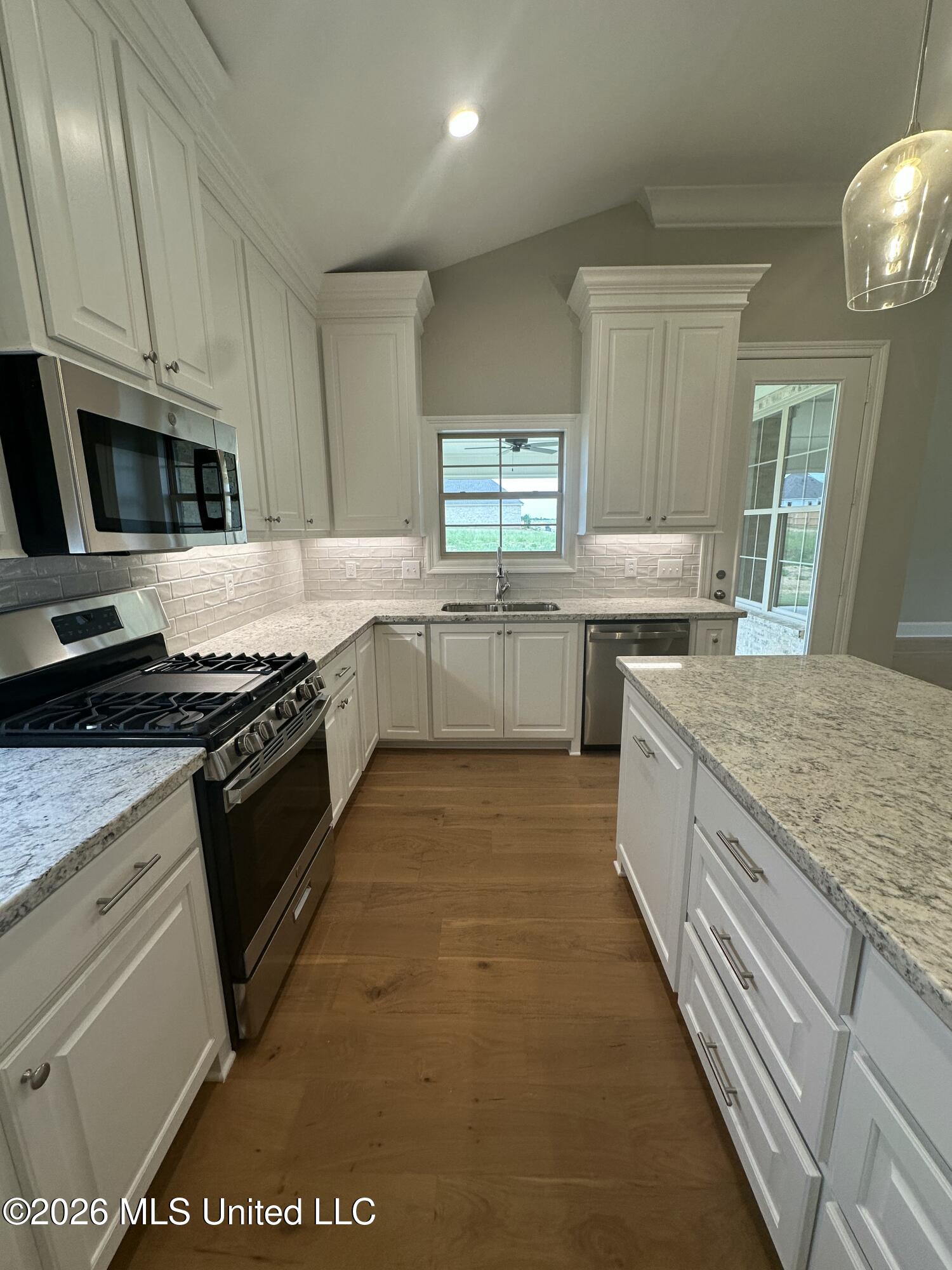385 Aurora Circle