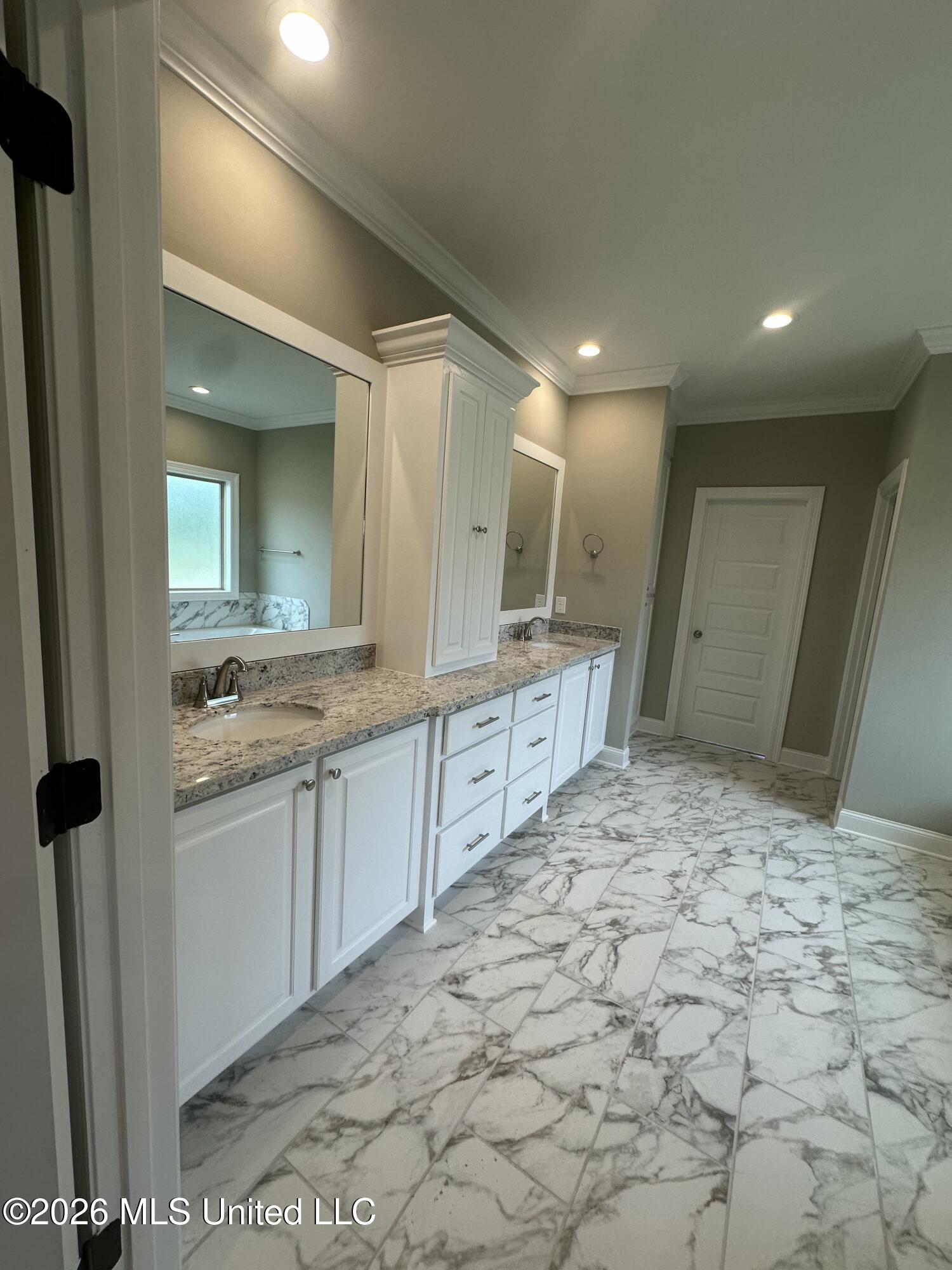 385 Aurora Circle