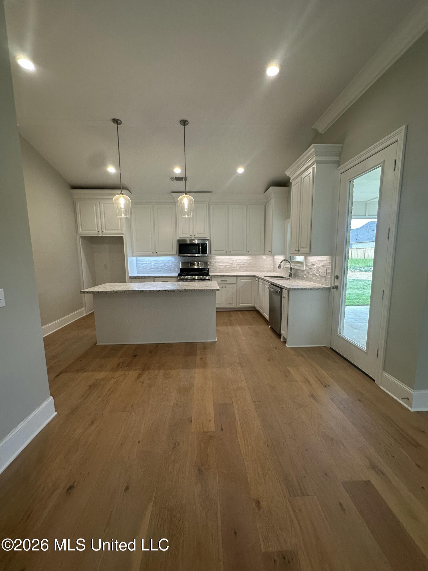 385 Aurora Circle