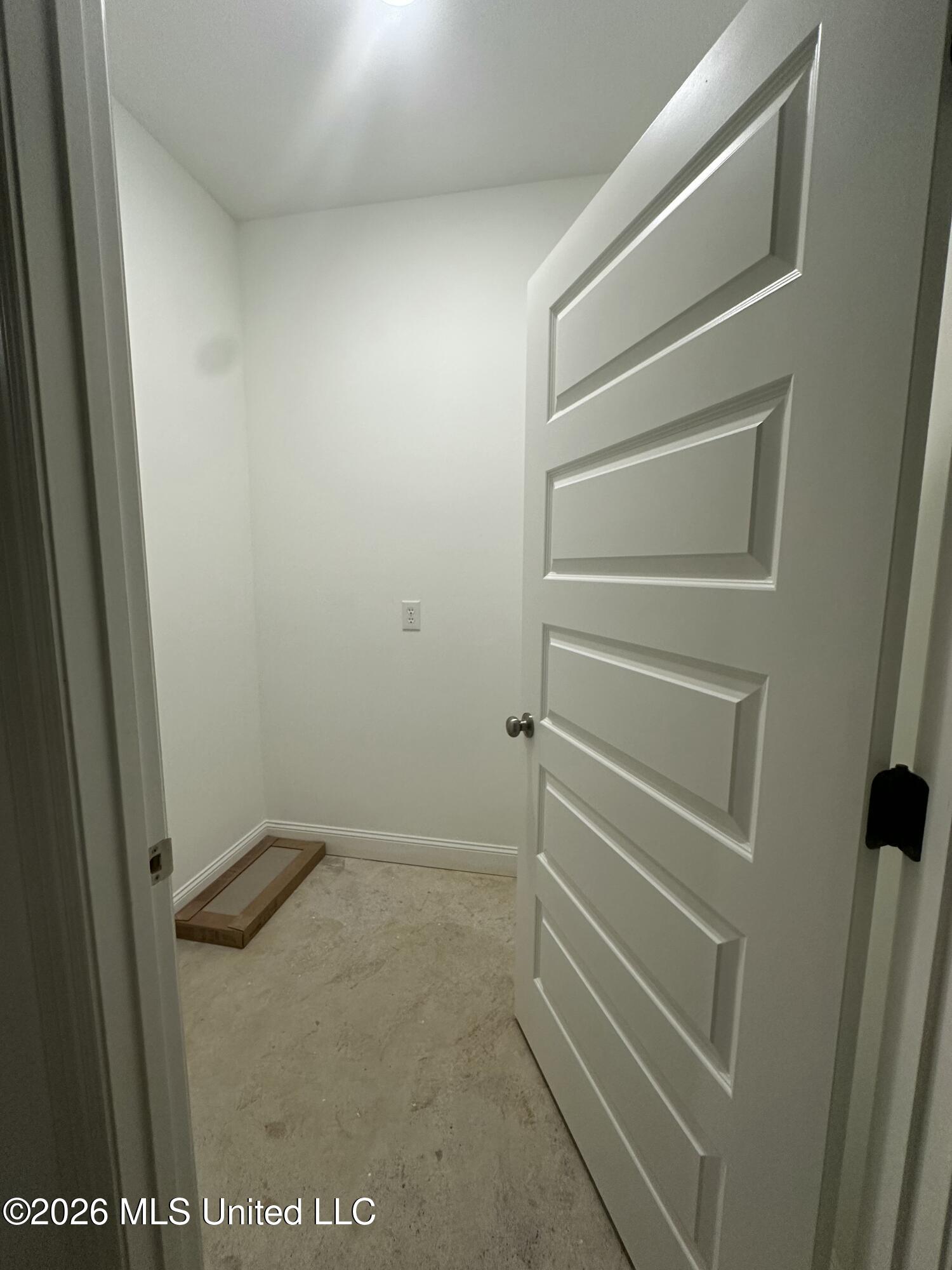 385 Aurora Circle