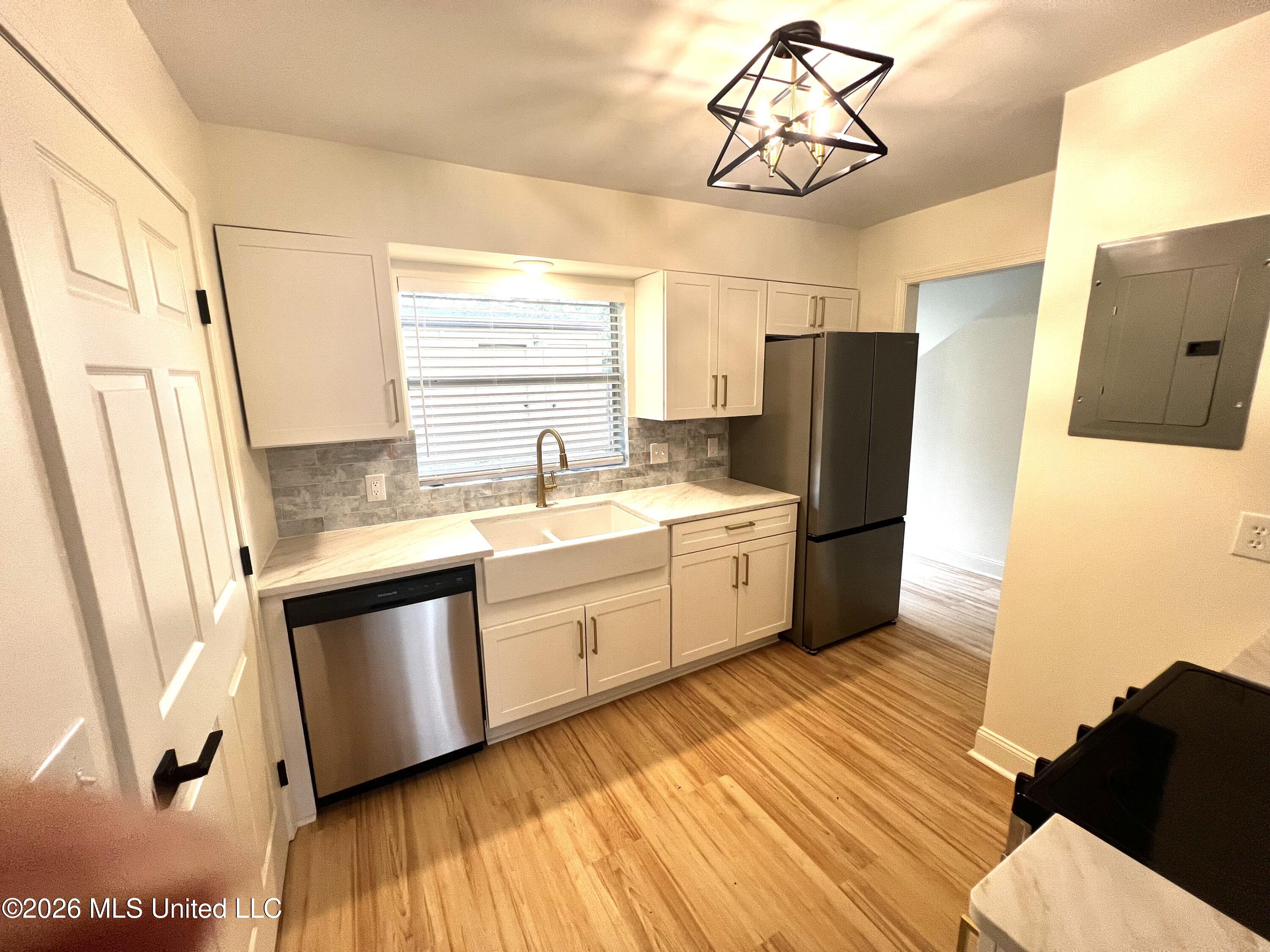 1255 E County Line, G1