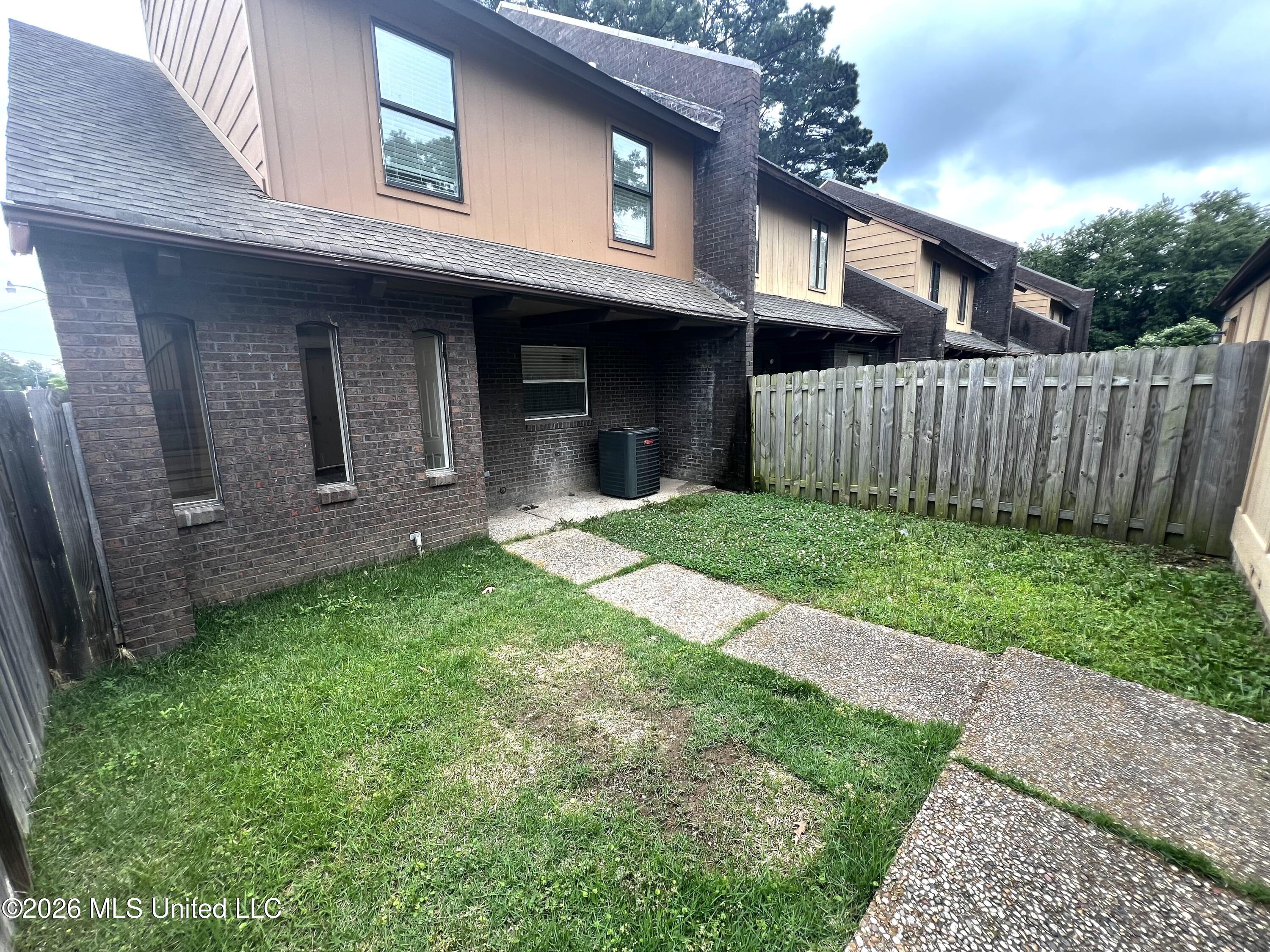 1255 E County Line, G1