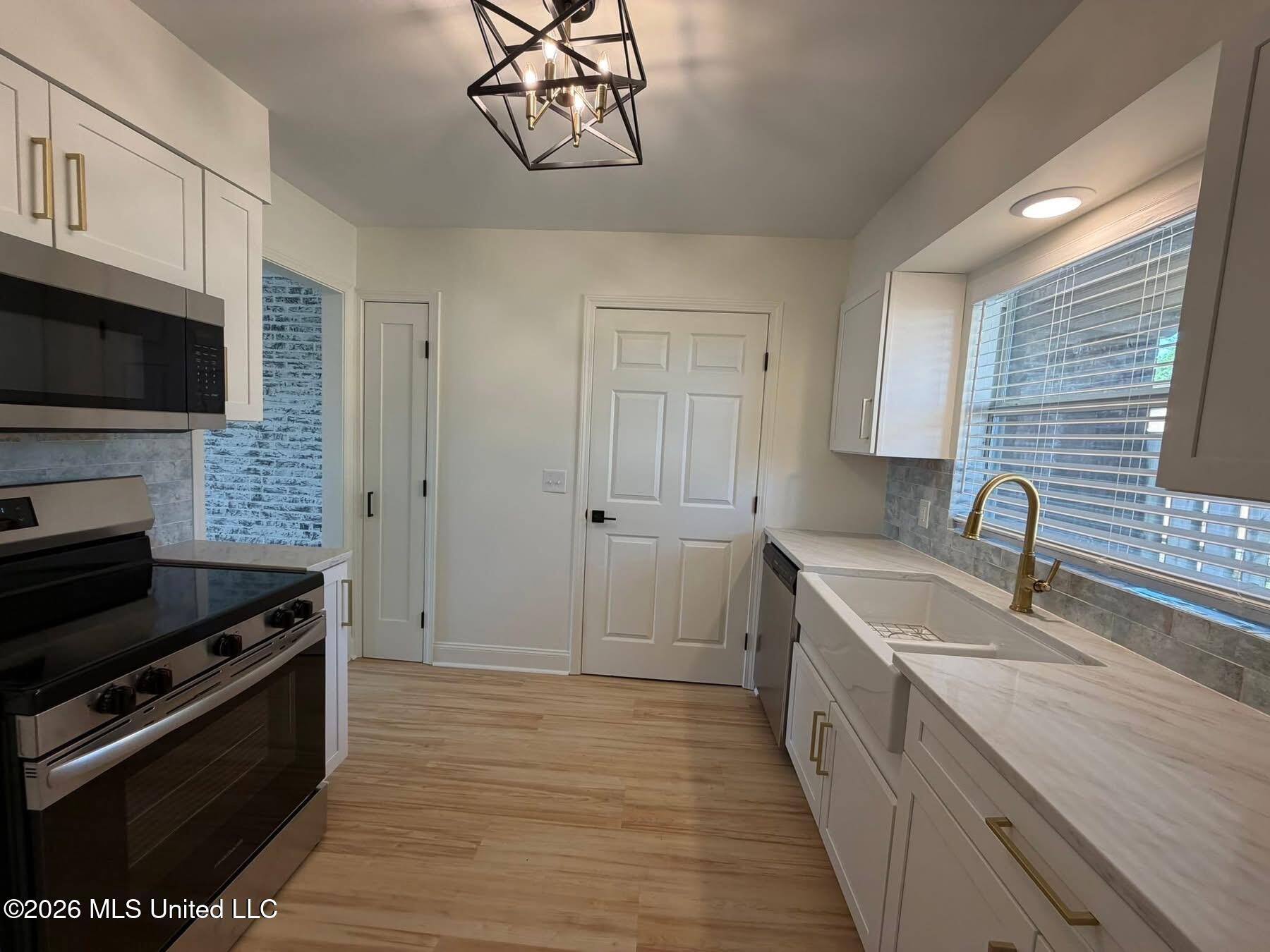 1255 E County Line, G1