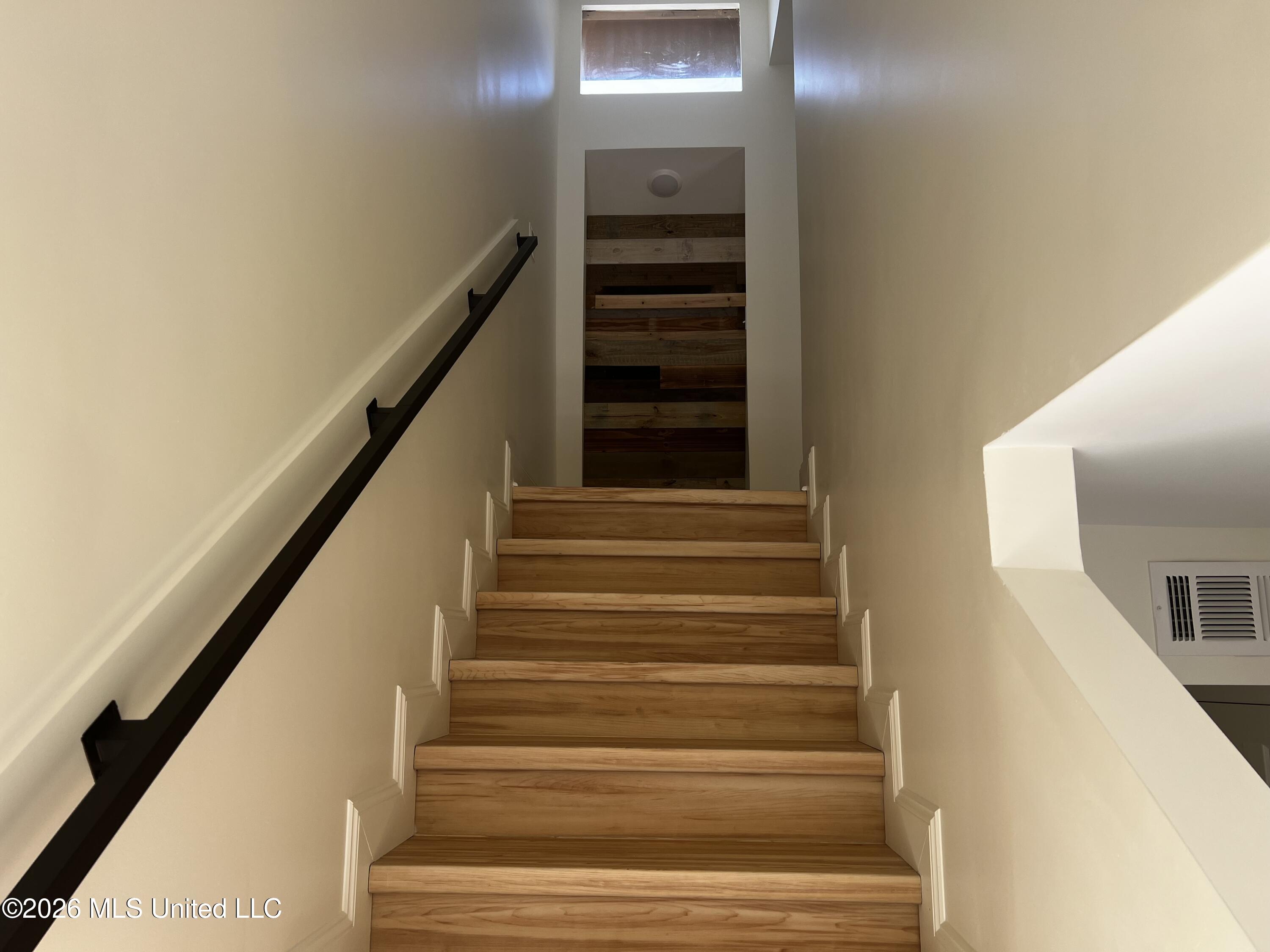 1255 E County Line, G1