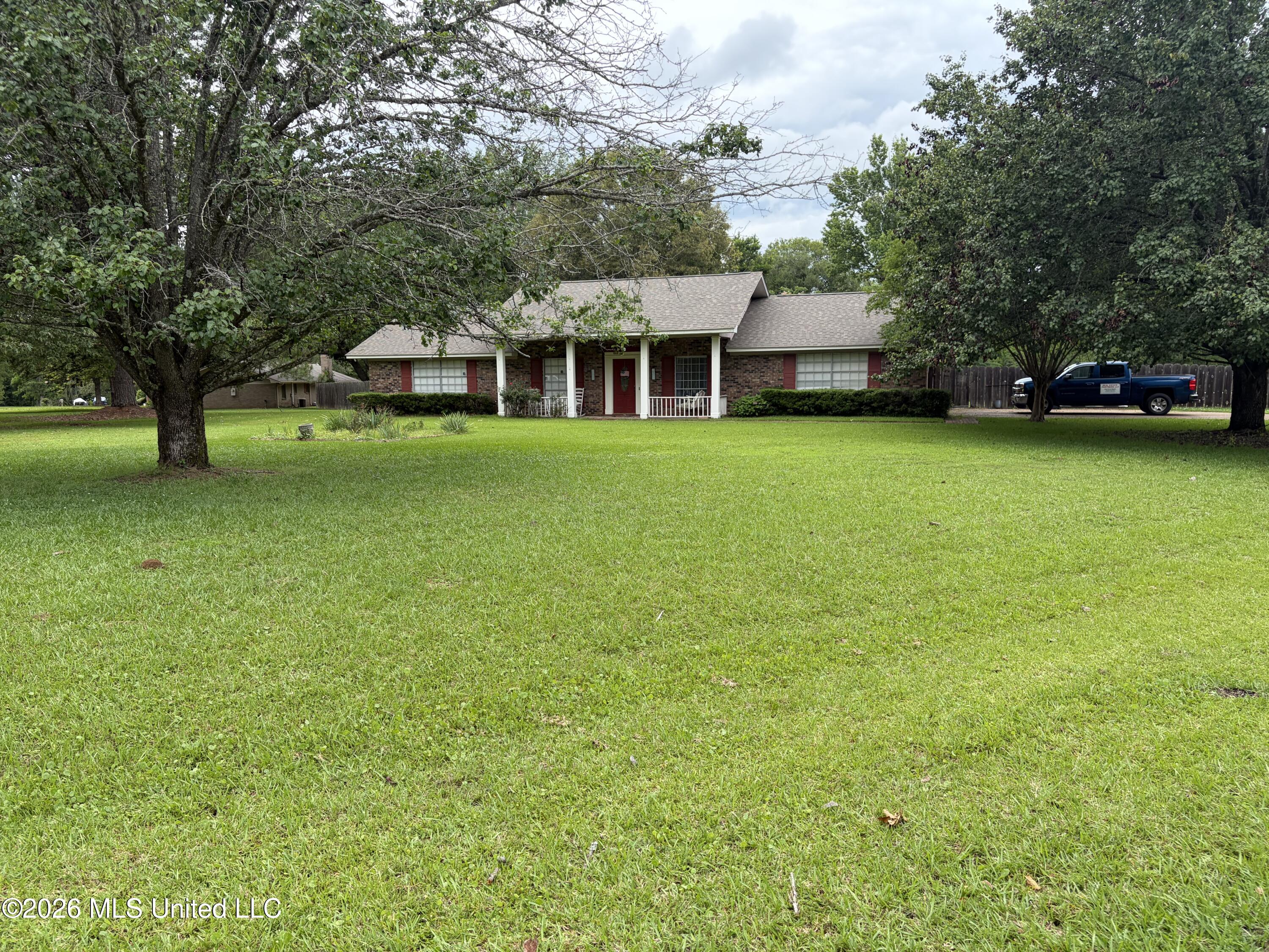 23 Nelson Circle