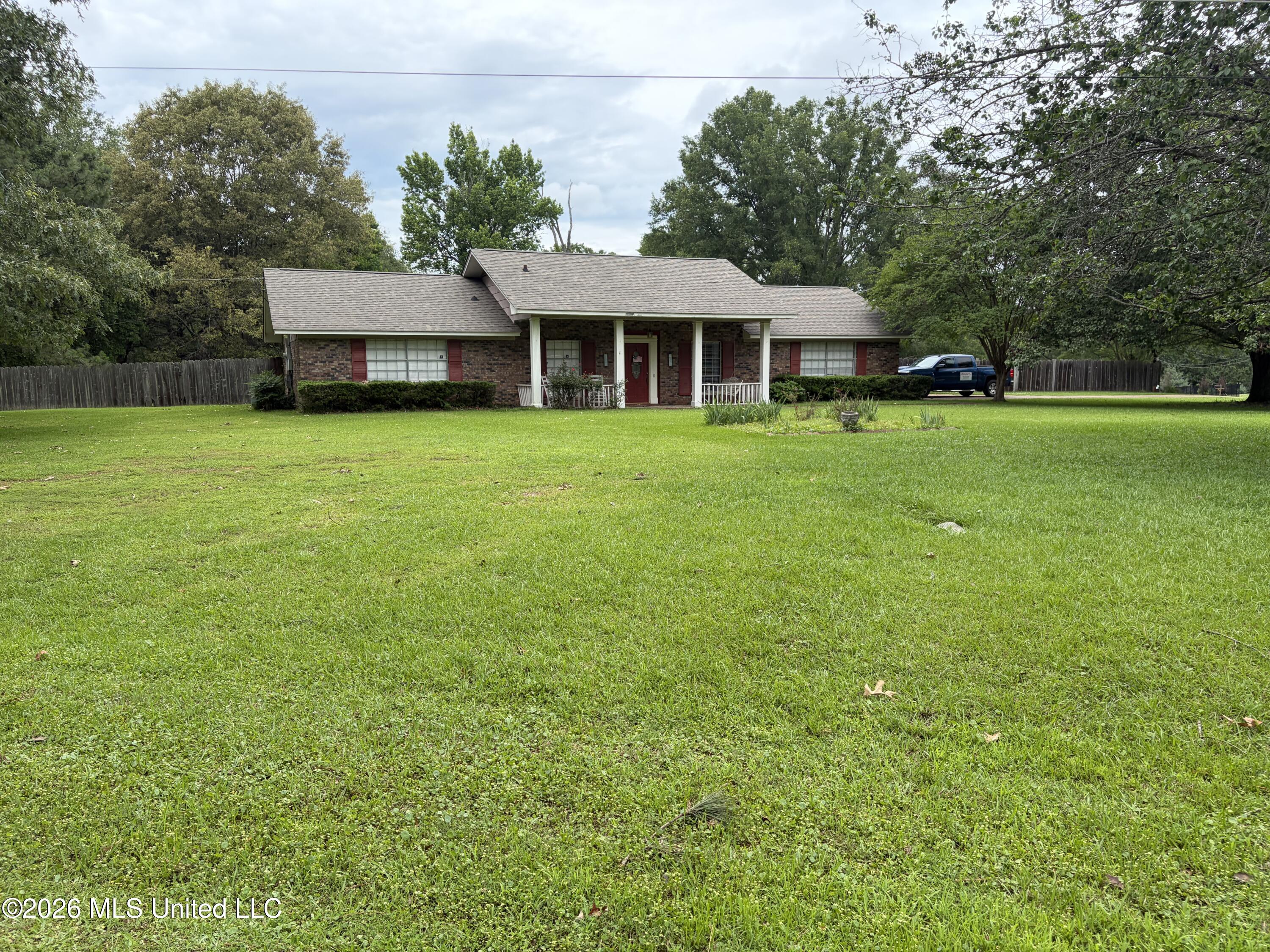 23 Nelson Circle
