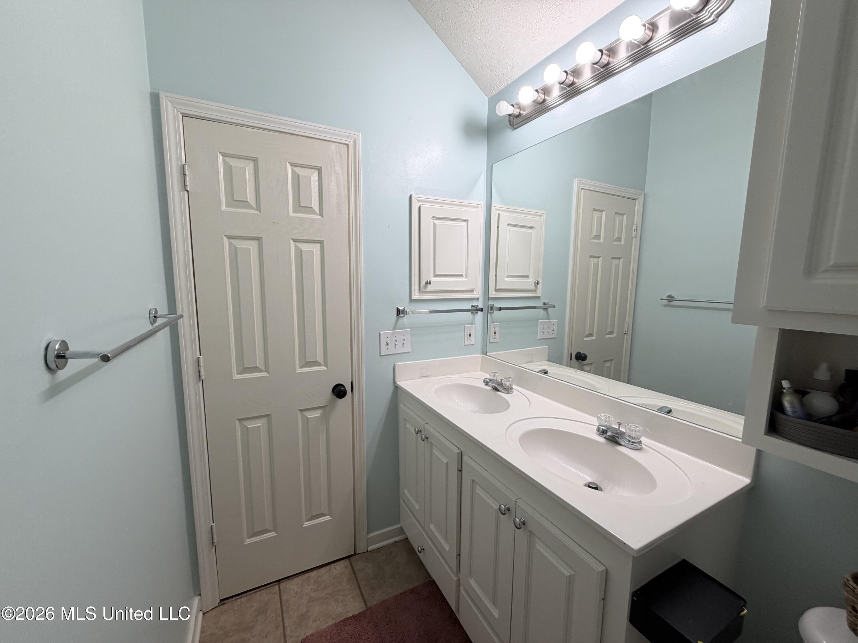306 Silverleaf Cove