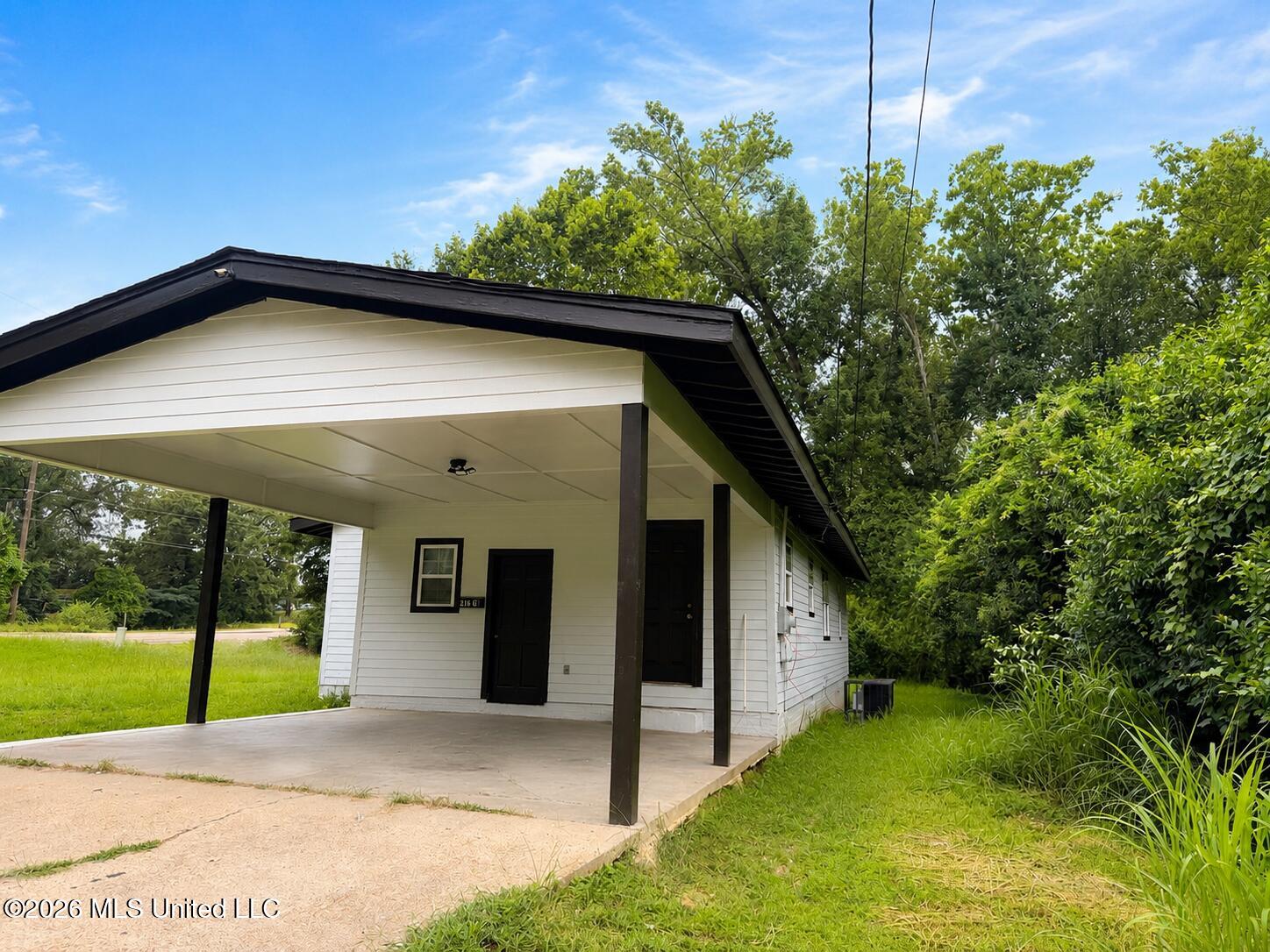 216 E Northside Drive