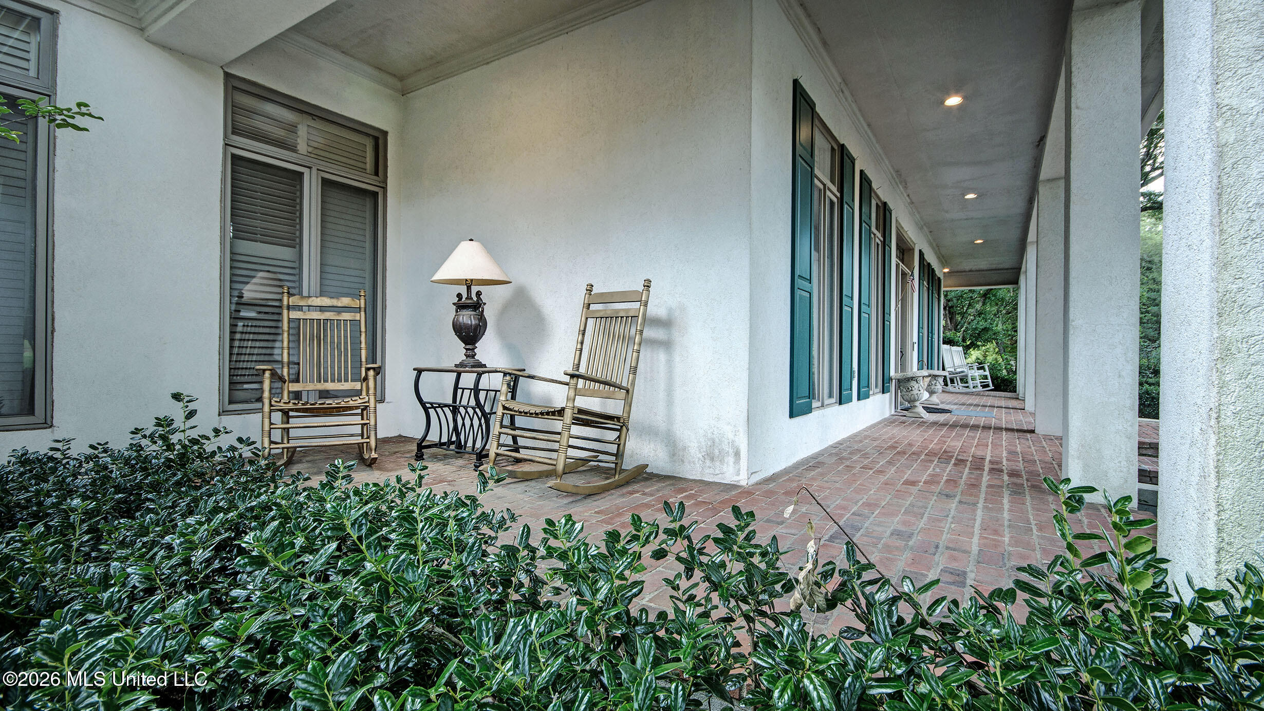 1 Pond Side Drive