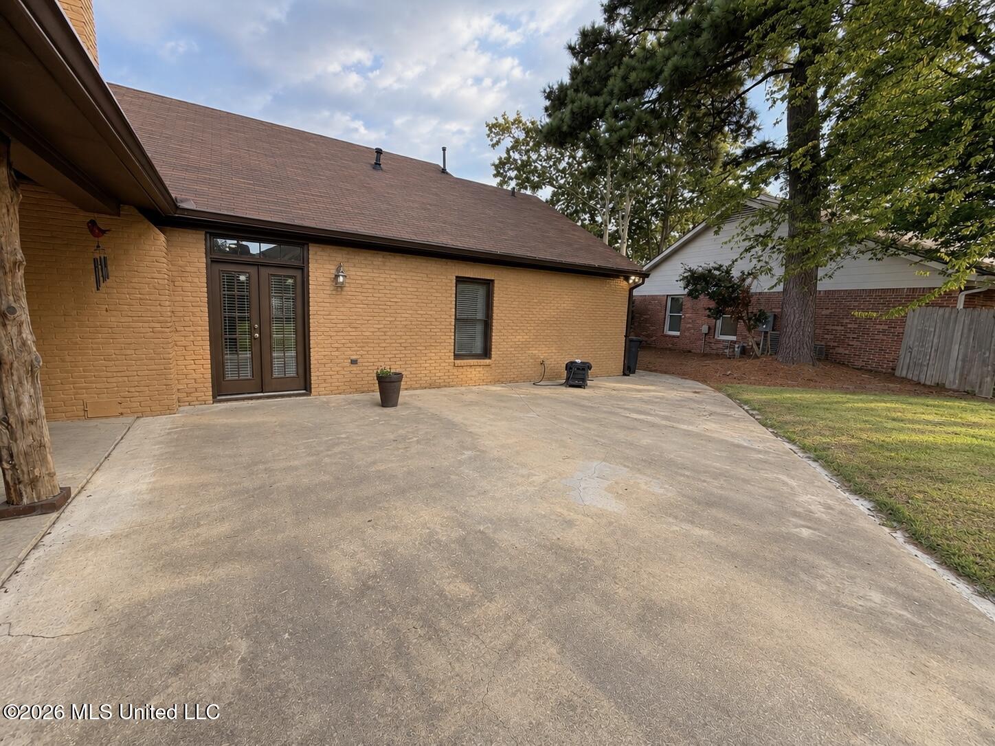 108 Honeysuckle Lane