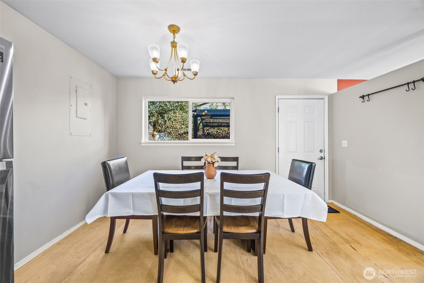 10332 Midvale Avenue N