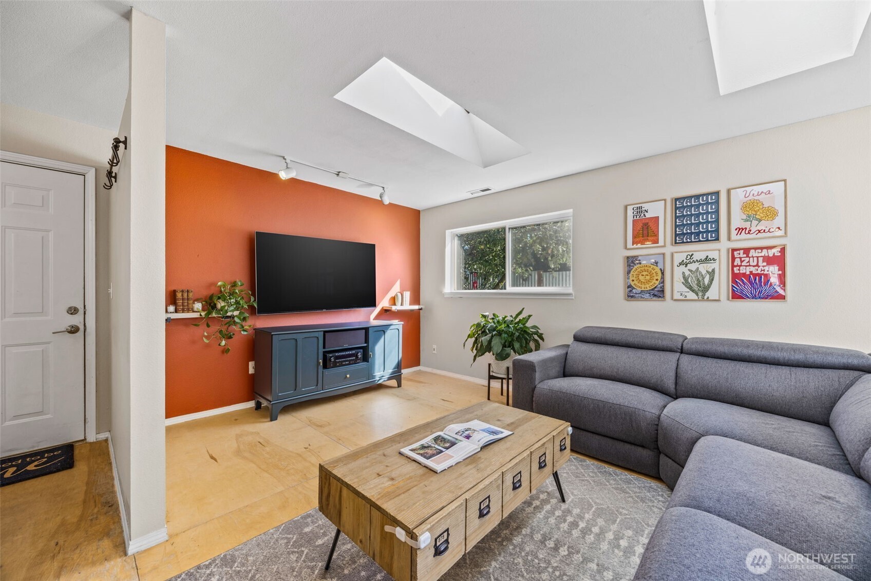 10332 Midvale Avenue N