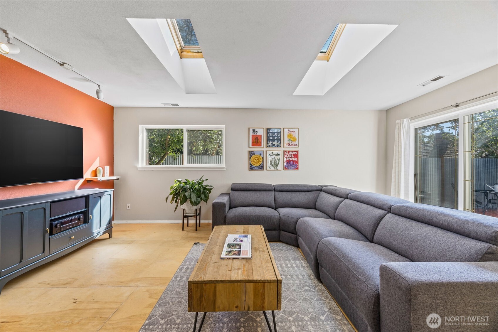 10332 Midvale Avenue N