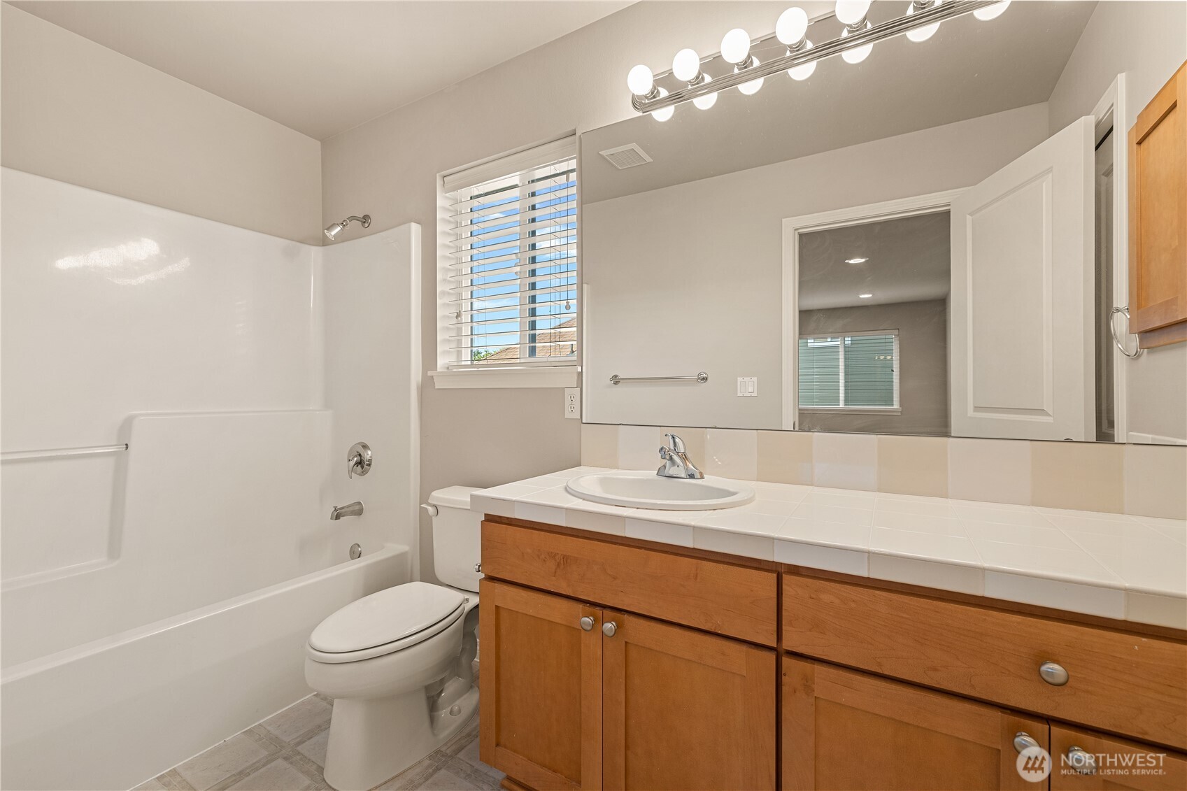 2127 NW Far Country Lane