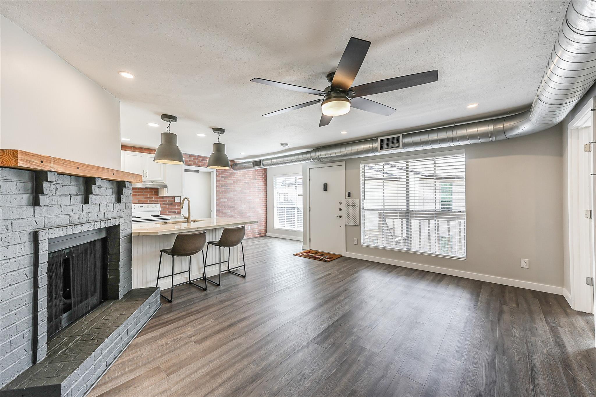 1500 Bay Area Boulevard # 294