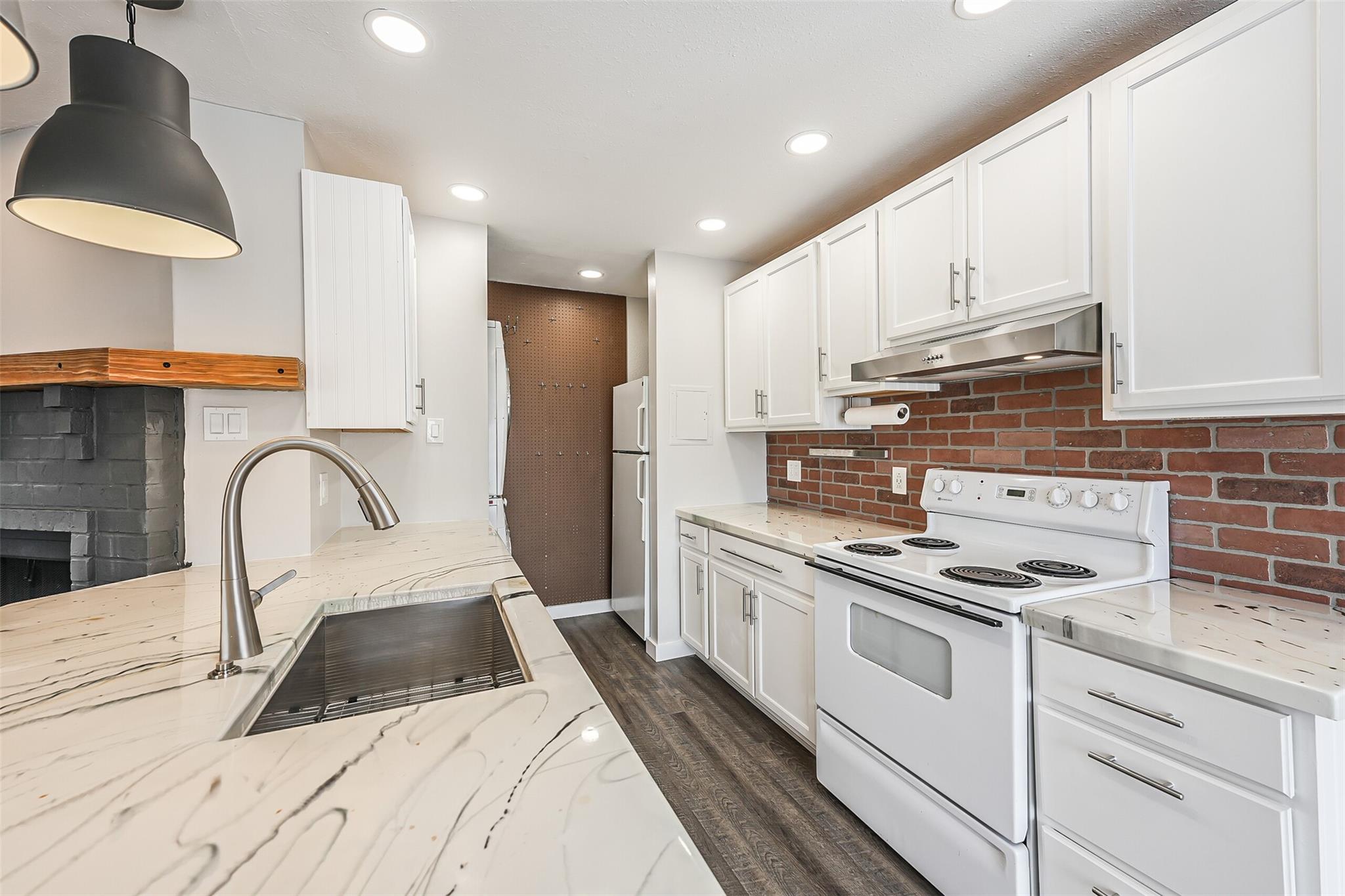 1500 Bay Area Boulevard # 294