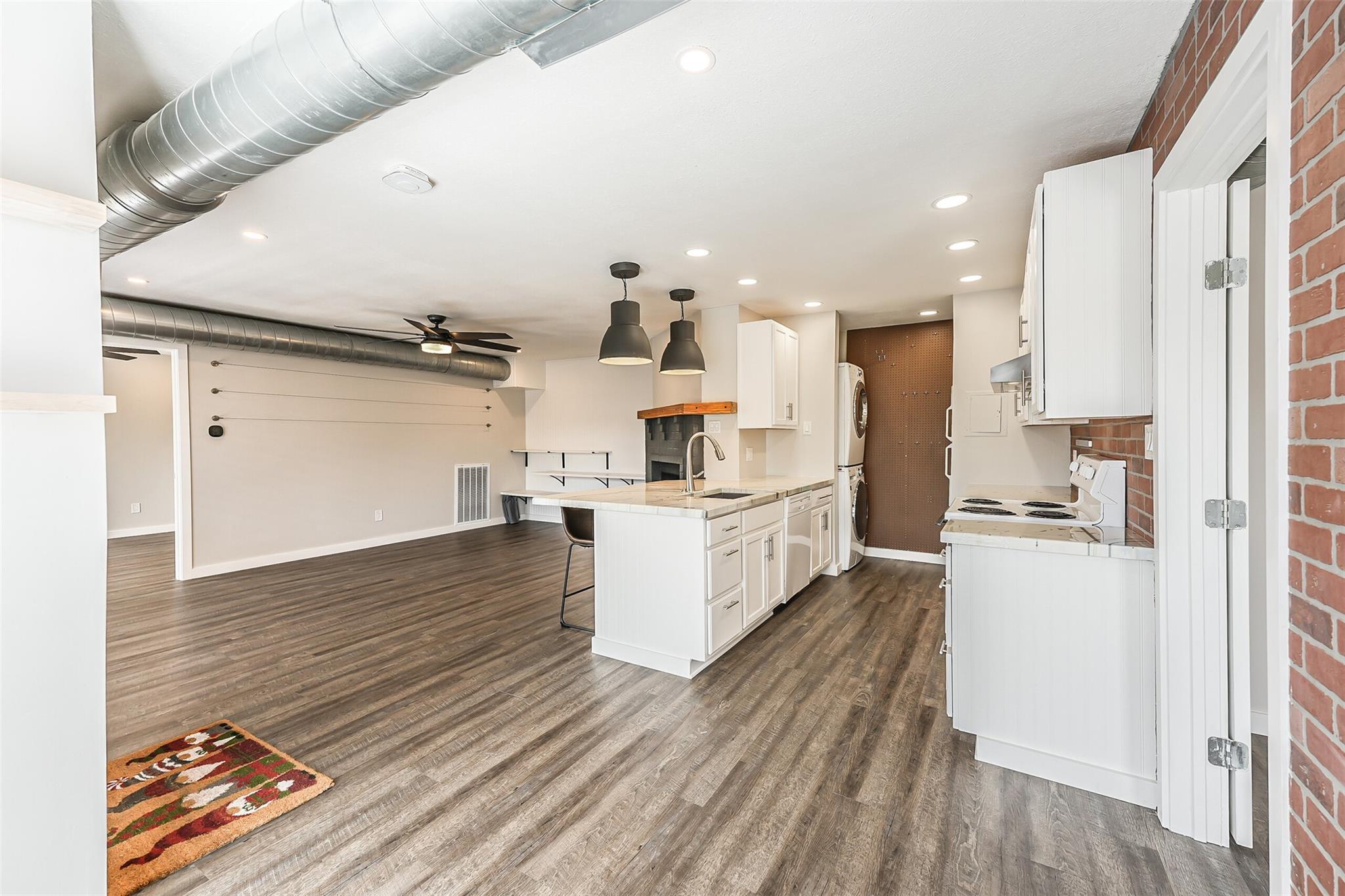 1500 Bay Area Boulevard # 294