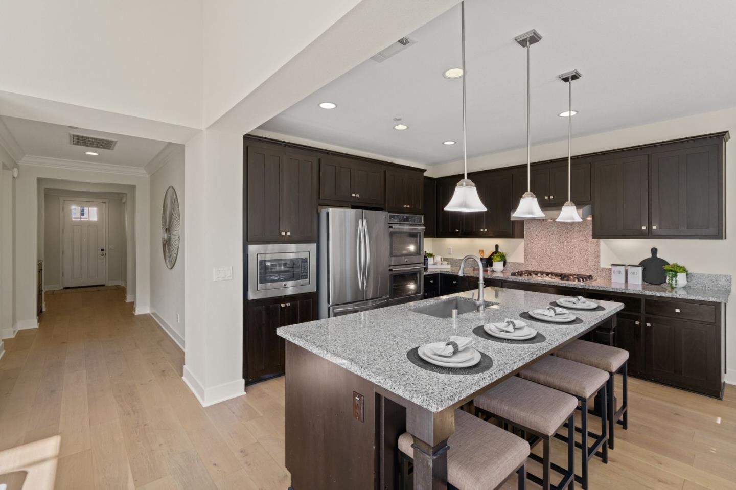 1307 Cordilleras AVE