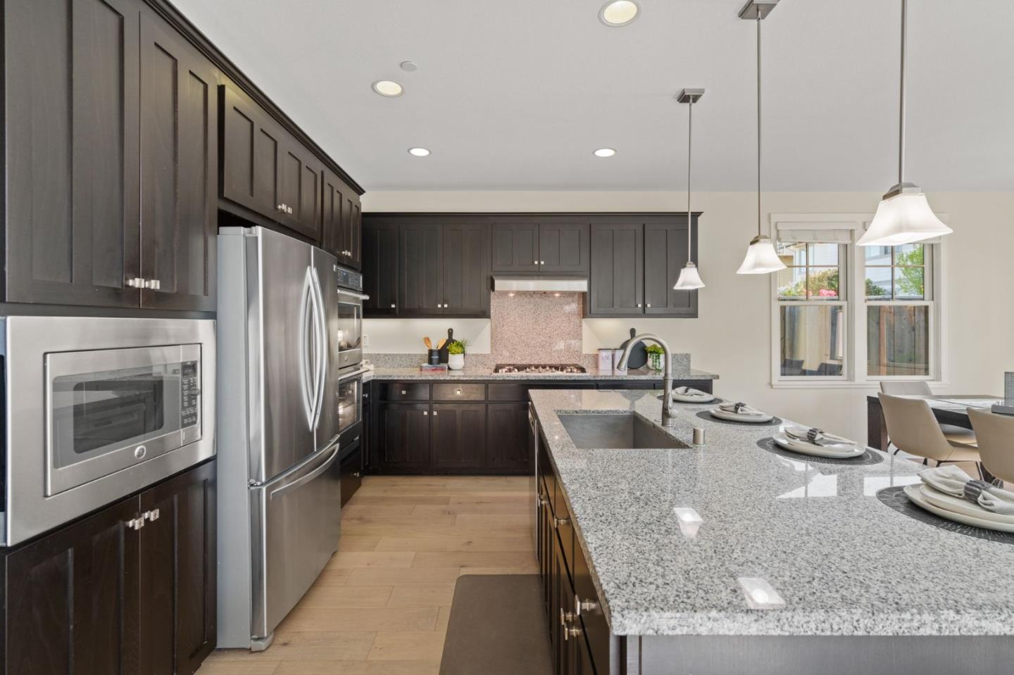 1307 Cordilleras AVE