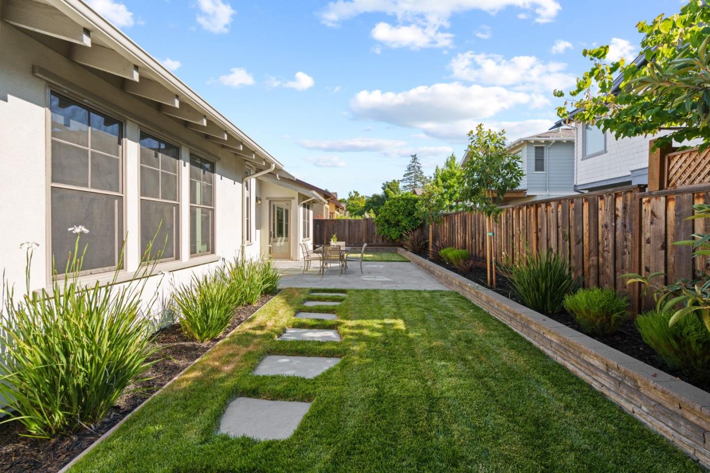 1307 Cordilleras AVE