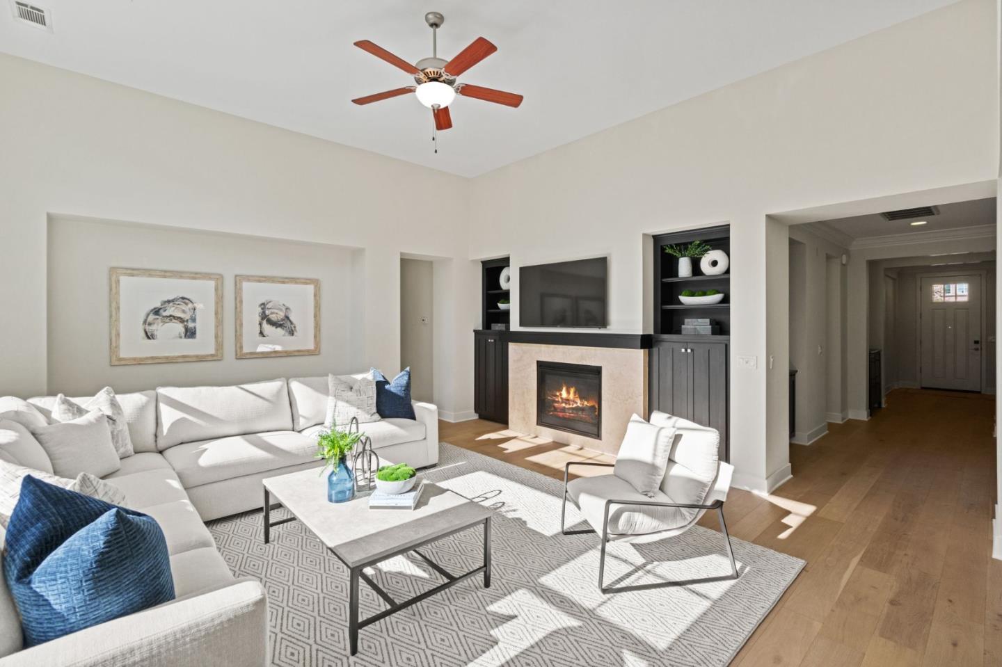 1307 Cordilleras AVE