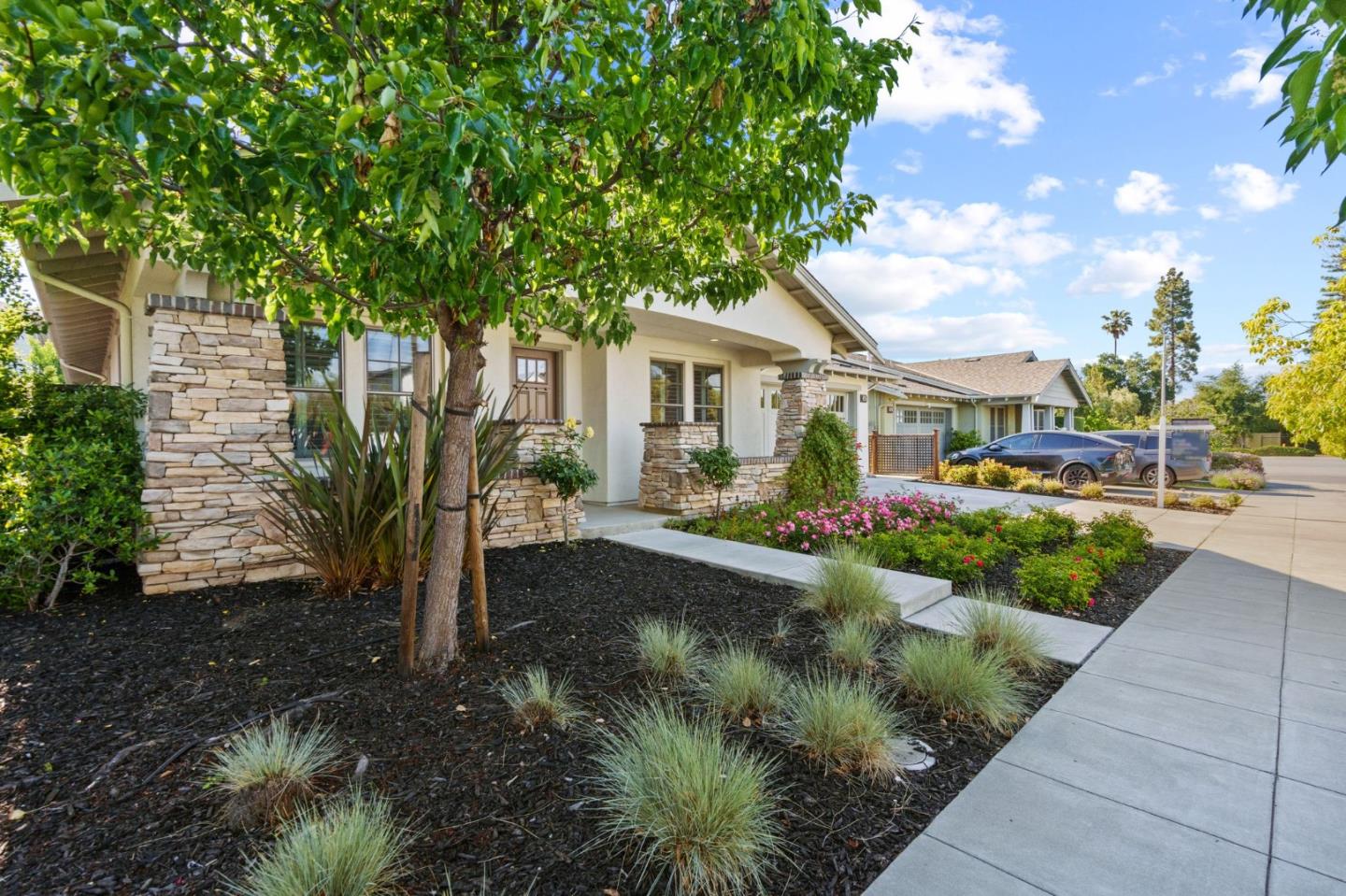 1307 Cordilleras AVE