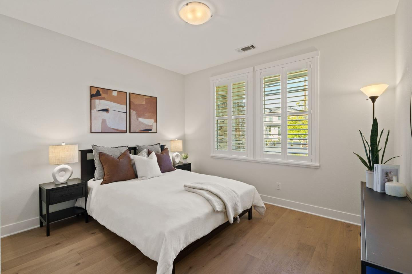 1307 Cordilleras AVE