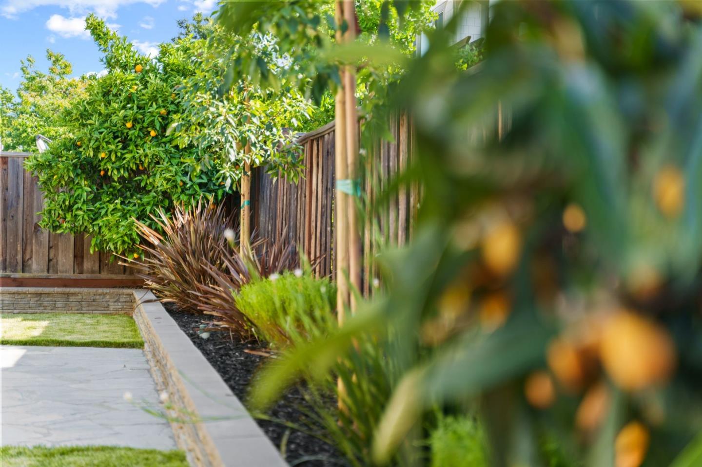 1307 Cordilleras AVE