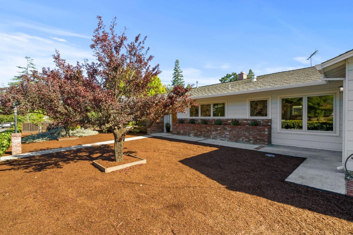 524 Harrington AVE