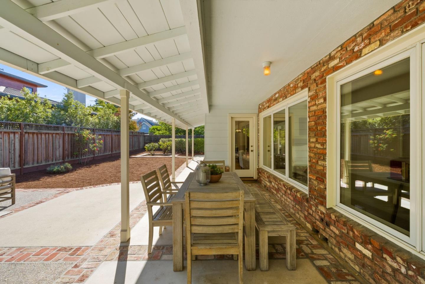 524 Harrington AVE