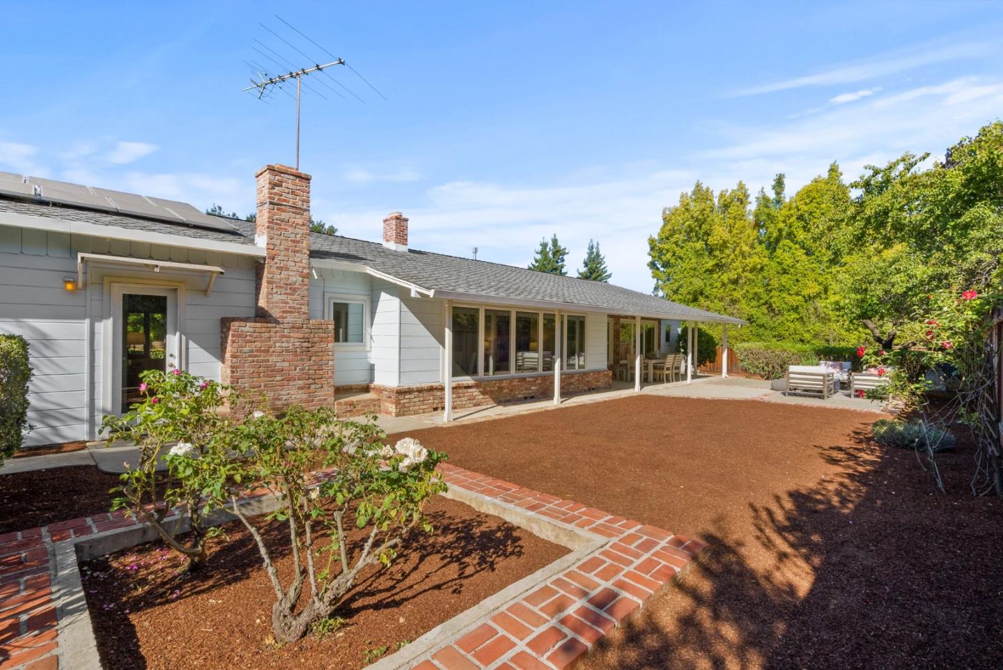 524 Harrington AVE