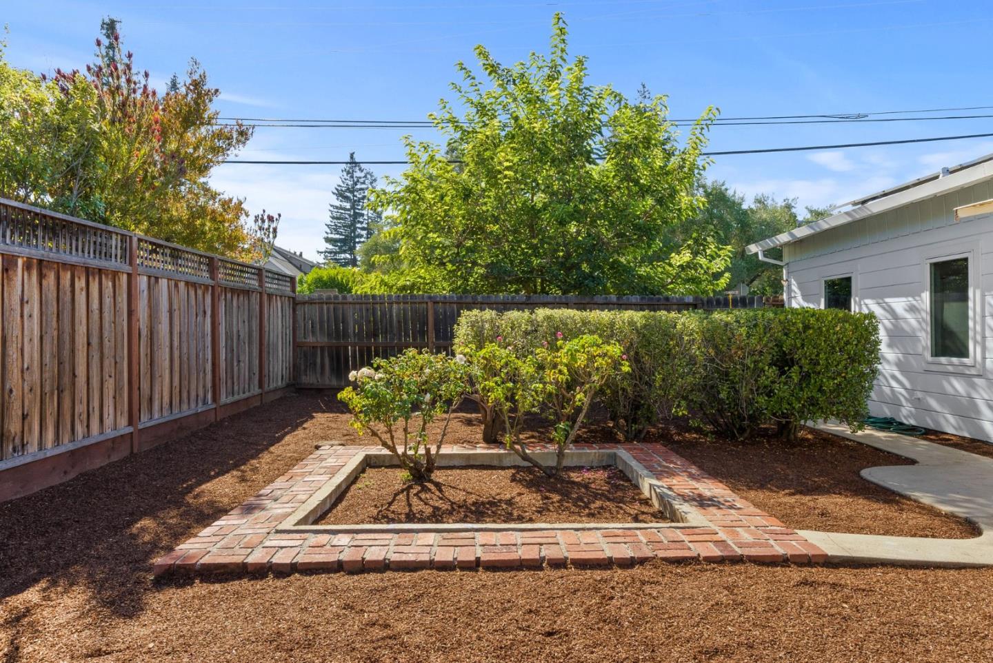 524 Harrington AVE